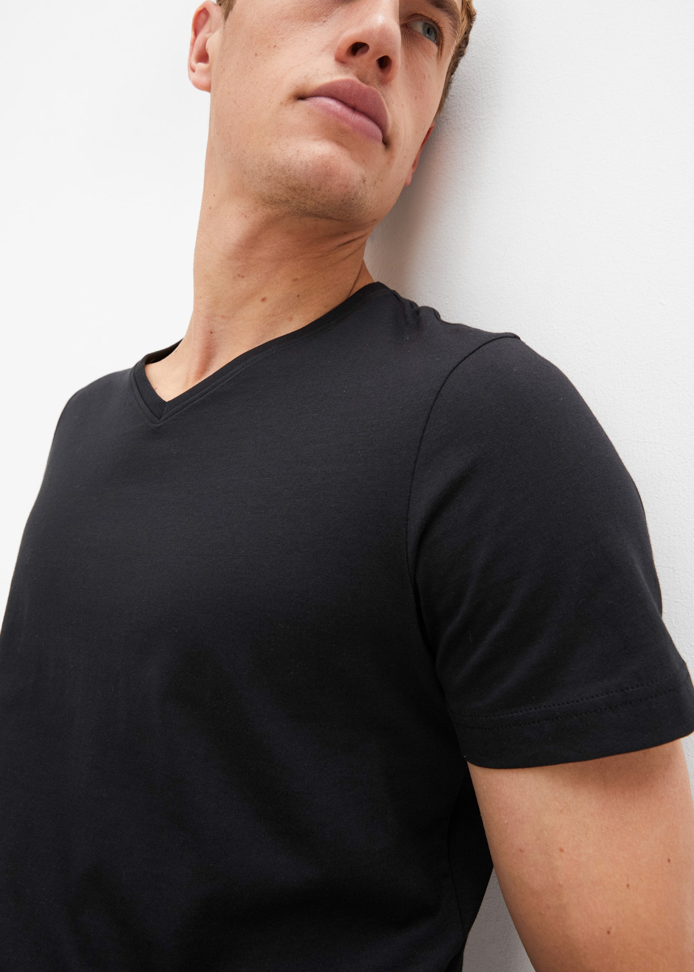 bonprix T-Shirt »T-Shirt mit V-Ausschnitt (3er Pack)« Packung, 3 Stk. Regular Fit, V-Ausschnitt, aus Baumwolle