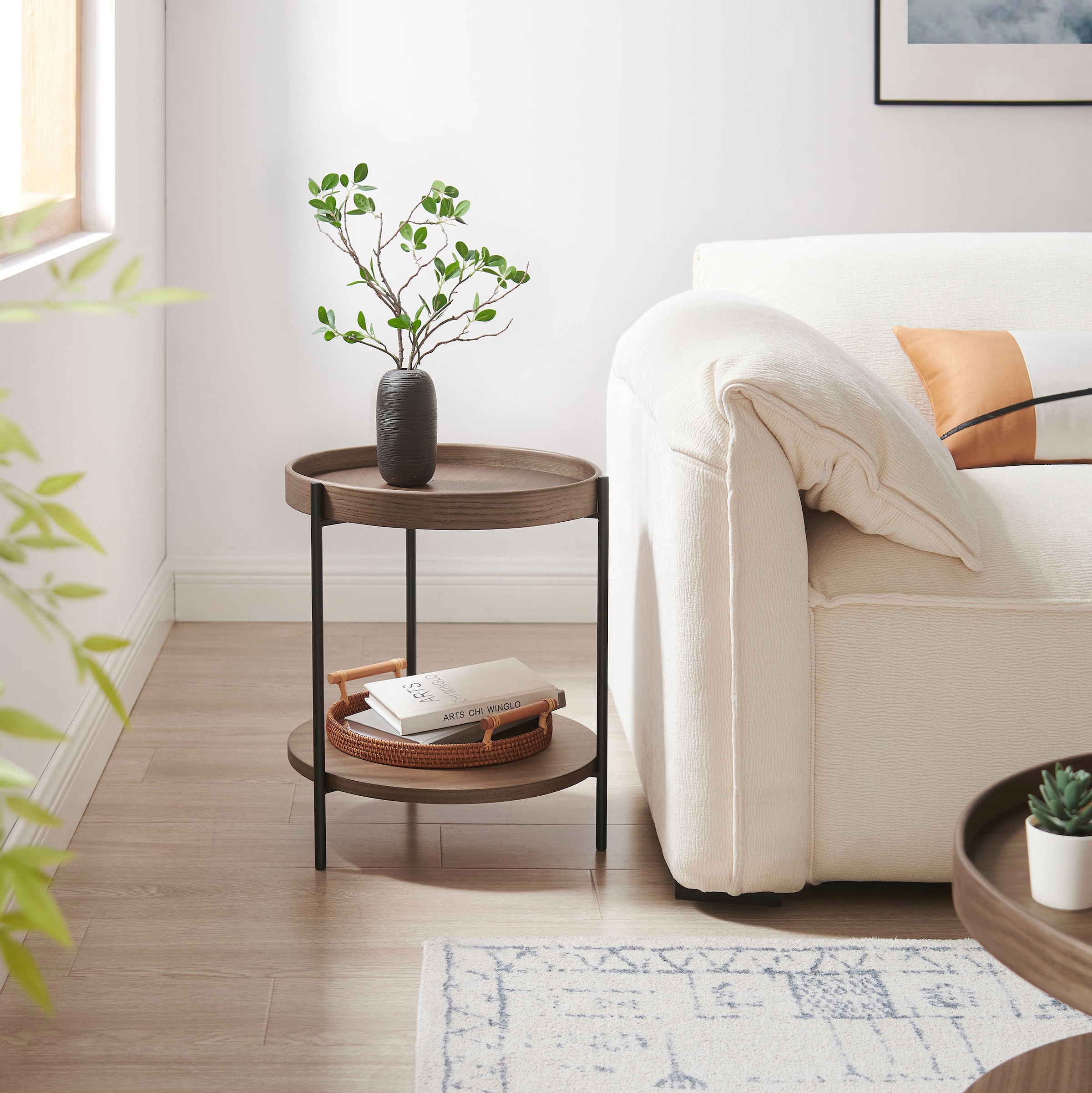 SalesFever Beistelltisch »Charmant und praktisch: Beistelltisch« 1 Stk. tlg. mit 2 Ablageflächen