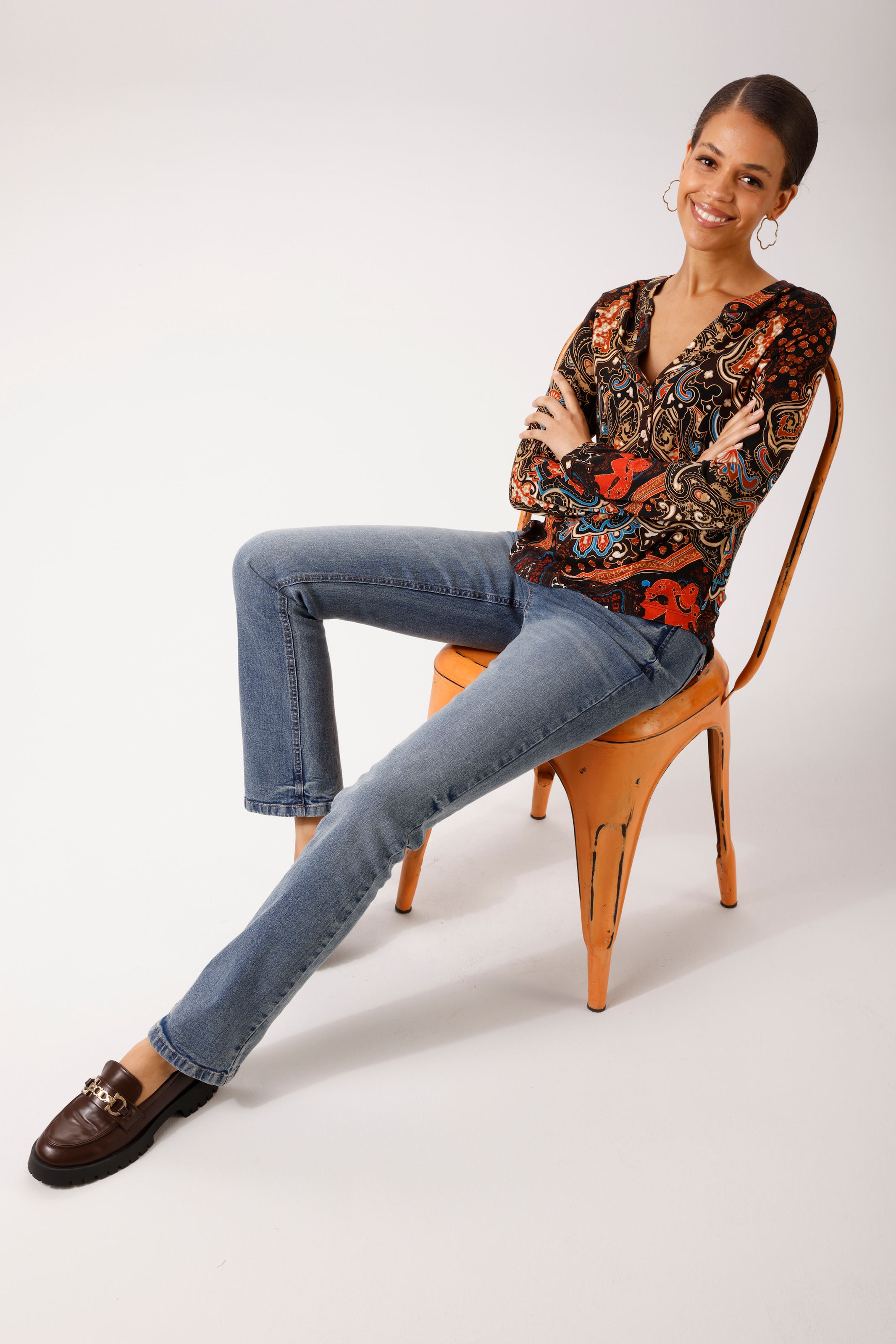 Aniston CASUAL Schlupfbluse mit farbenfrohen, fantasievollem Ornament-Druck - NEUE KOLLEKTION