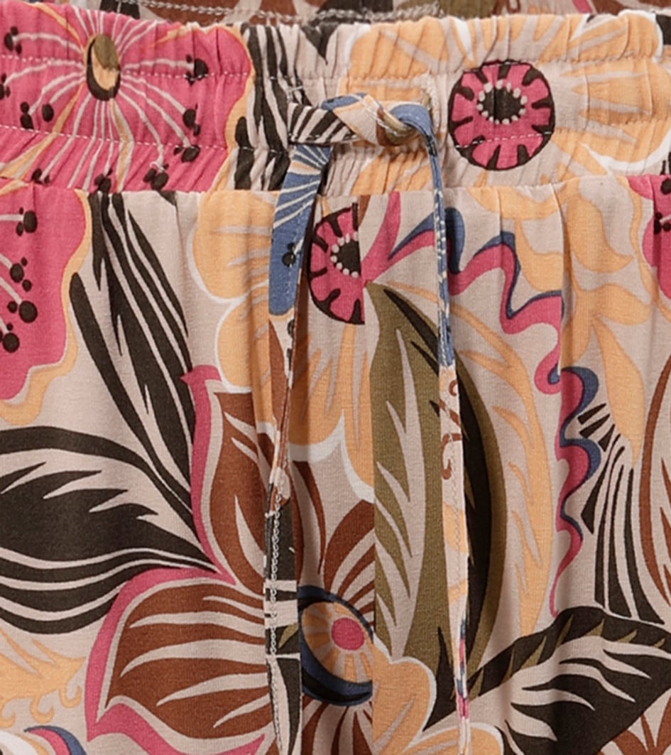 Aniston CASUAL Schlupfhose, mit großflächigen Blüten und Blättern bedruckt