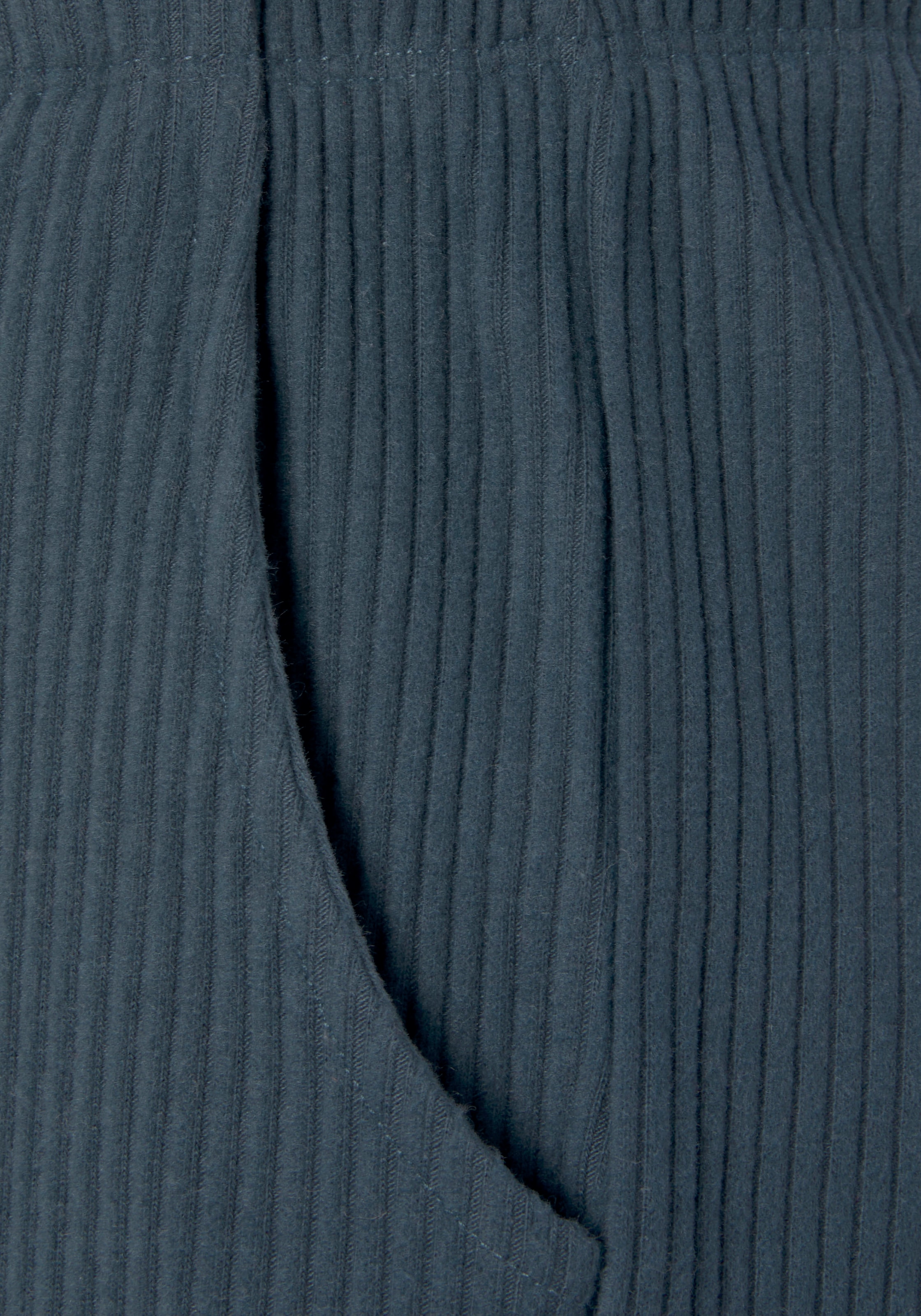 s.Oliver Sweatshorts »- Kurze Hose aus Ripp-Qualität«, mit seitlichen Taschen, Loungeanzug
