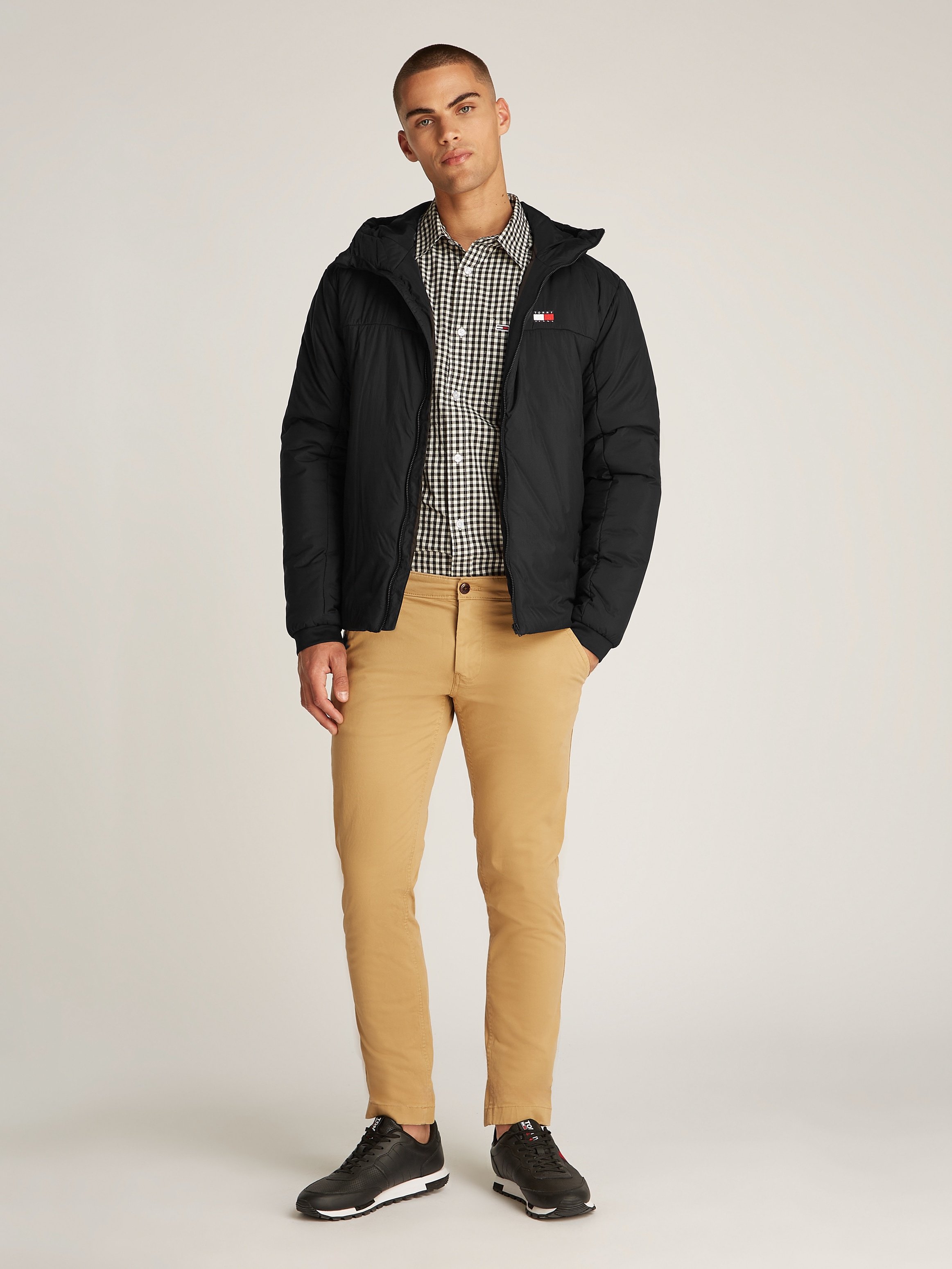 Tommy Jeans Plus Allwetterjacke »TJM LT POLY JACKET EXT«, mit Kapuze, in Großen Größen, Logostickerei, Eingriffstaschen