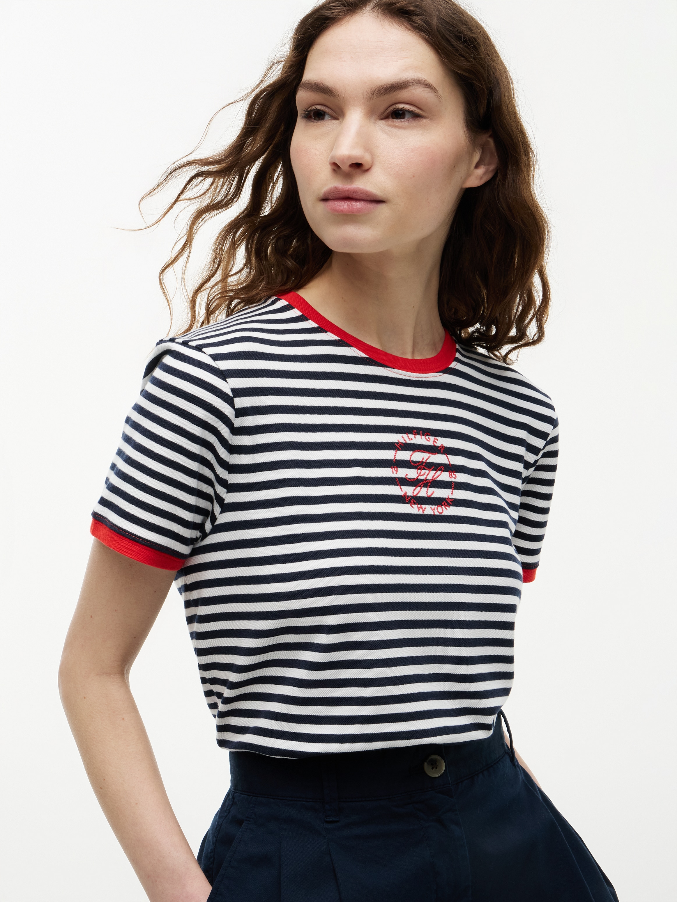 Tommy Hilfiger Kurzarmshirt »TH ROUNDAL REG C-NK SS TEE« mit kontrastfarbenen Bündchen