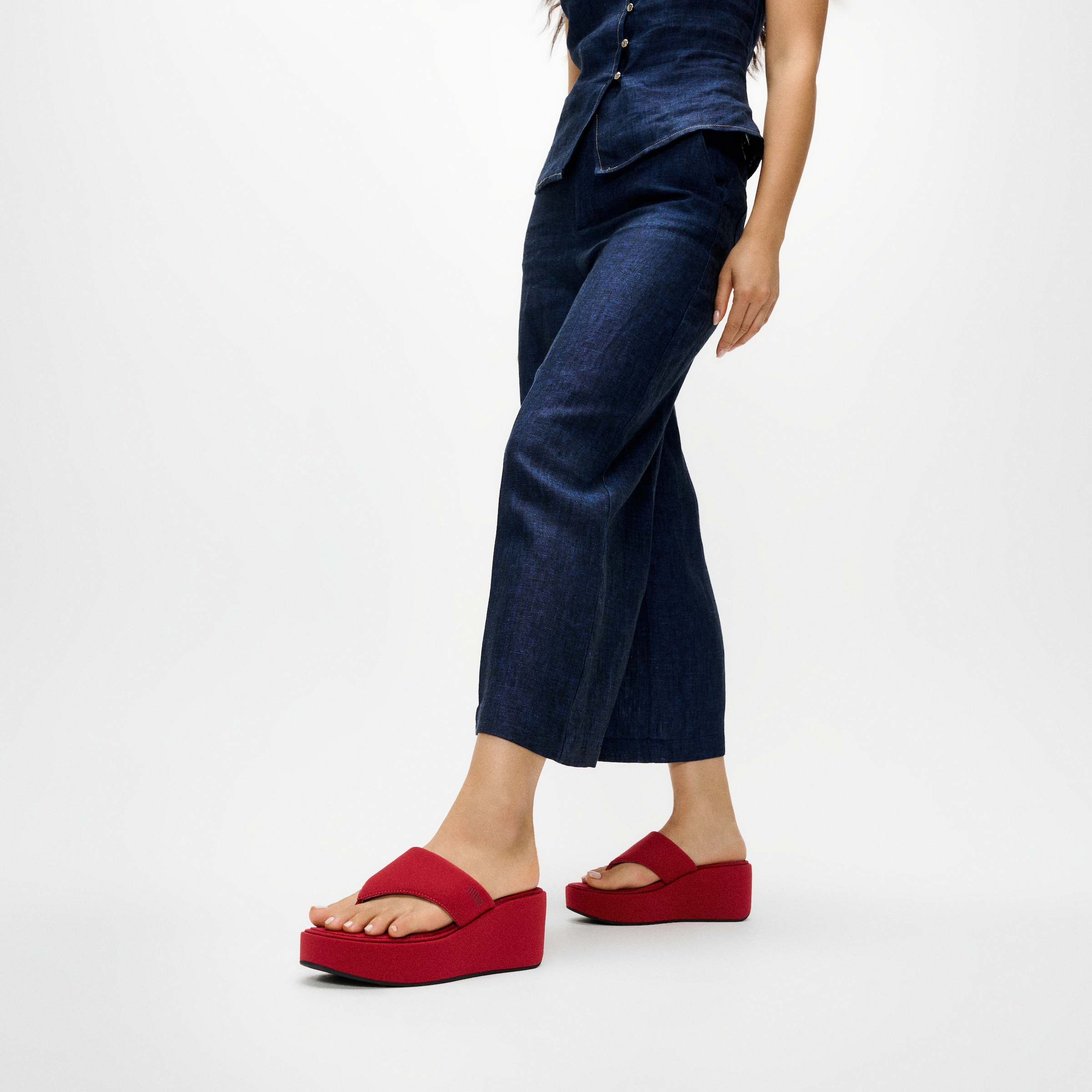 Fitflop Zehentrenner »PLATFFORMS WEDGE«  Keilsandale, Plateauschuh, Dianette mit gepaddeter Bandage