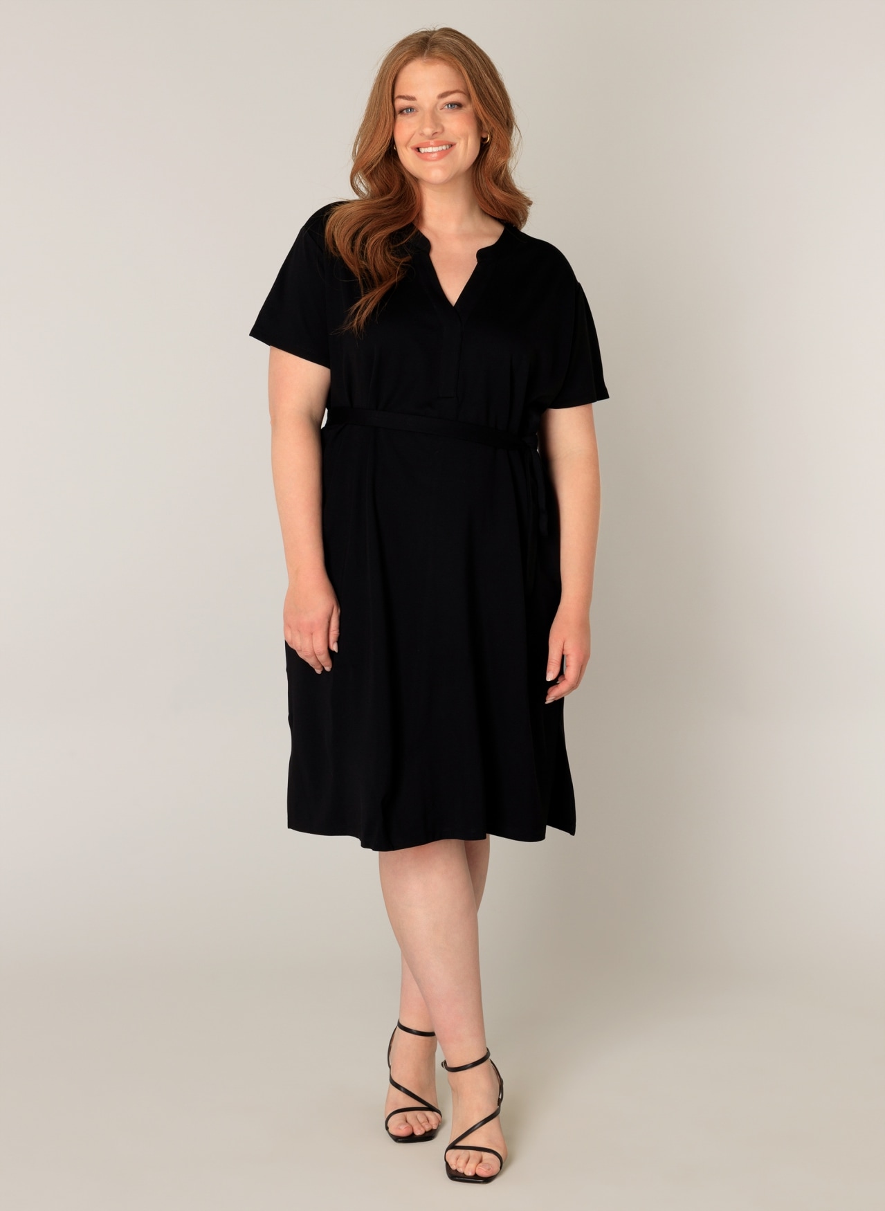 Base Level Curvy Sommerkleid, mit Bindegürtel
