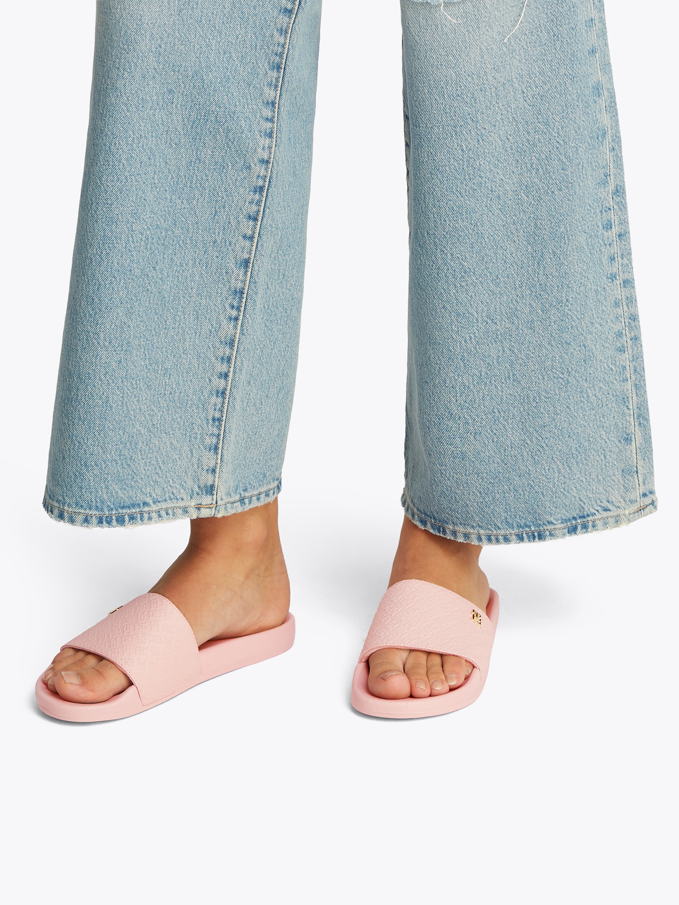 Tommy Hilfiger Pantolette »TH MONOGRAM POOLSIDE«, Bequemschuh, Sommerschuh, Schlupfschuh mit TH-Schmuckelement