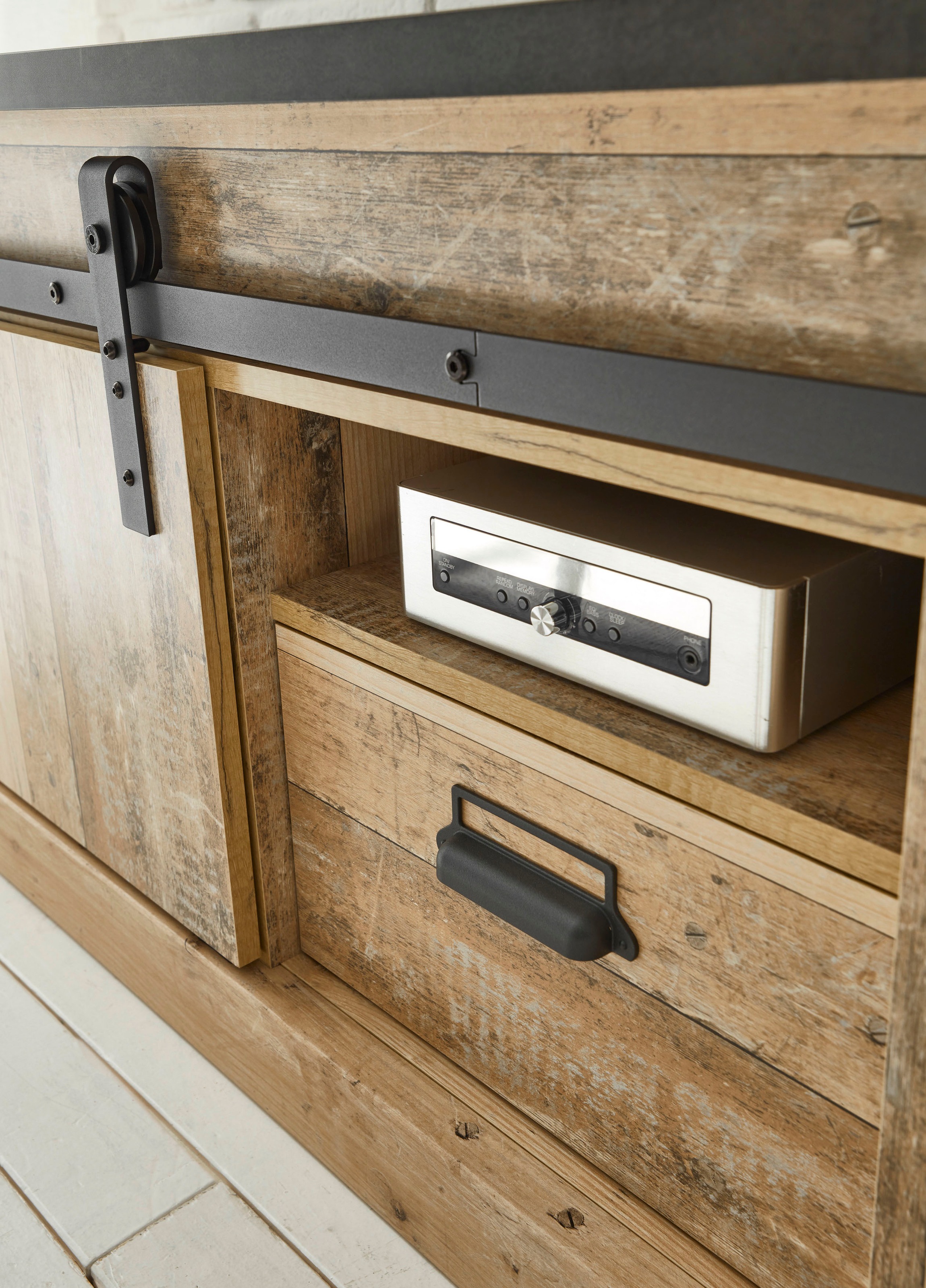 Home affaire Wohnwand »SHERWOOD«, (3 St.), Scheunentorbeschlag und Apothekergriffe aus Metall, Höhe 201 cm