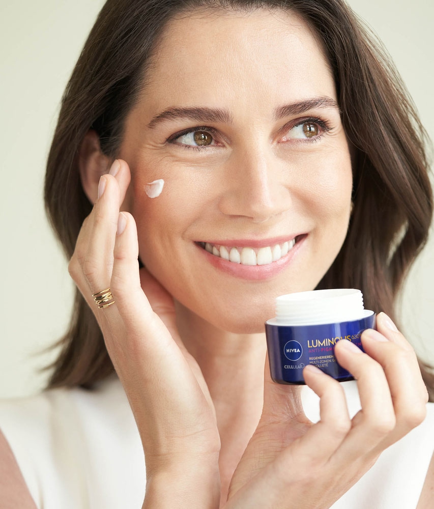 Nivea Nachtcreme »LUMINOUS630 ANTI-PIGMENTFLECKEN Regenerierende Nachtpflege«