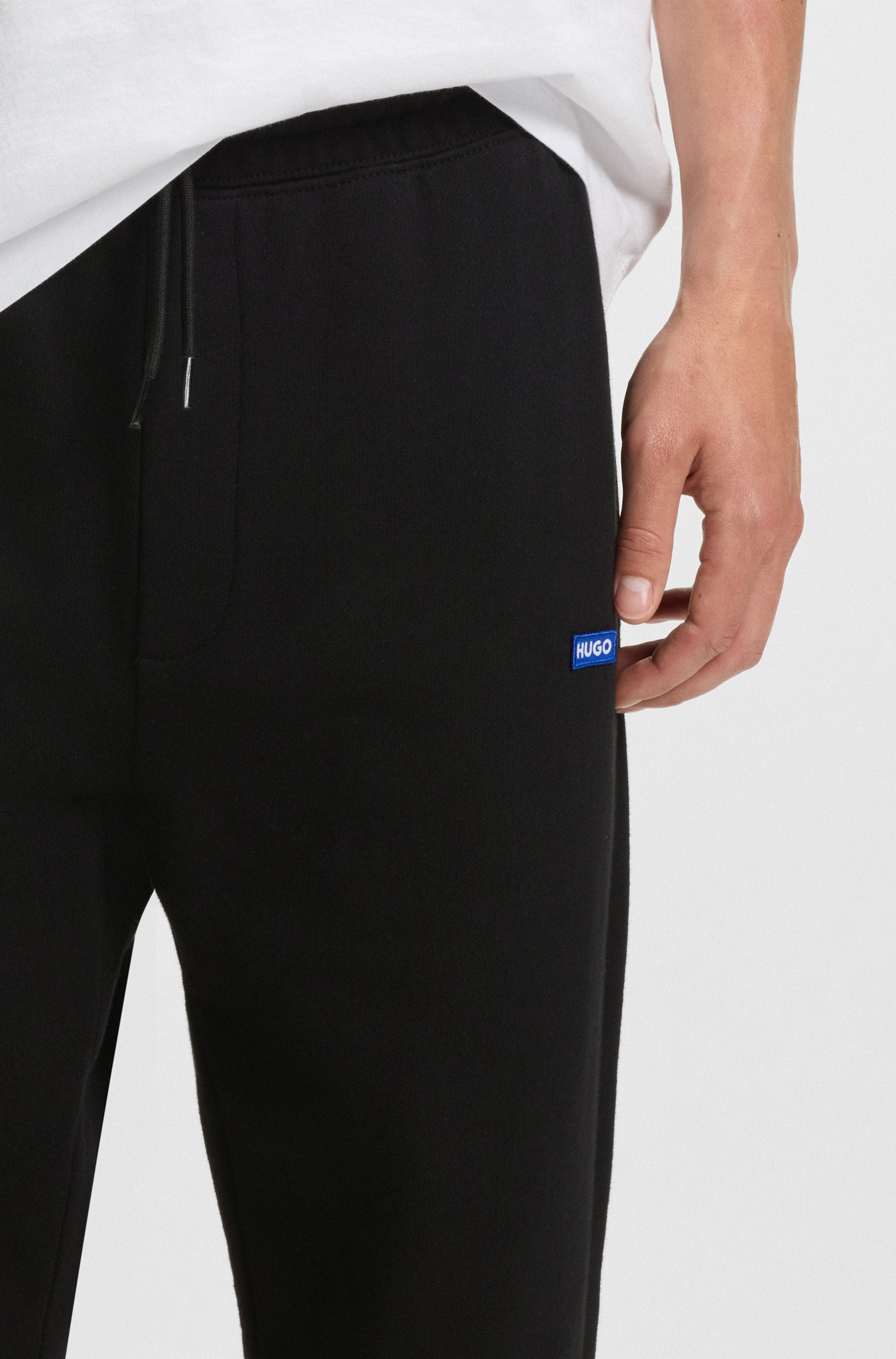 HUGO Blue Jogginghose »Napin«, mit kleinem Logo-Patch