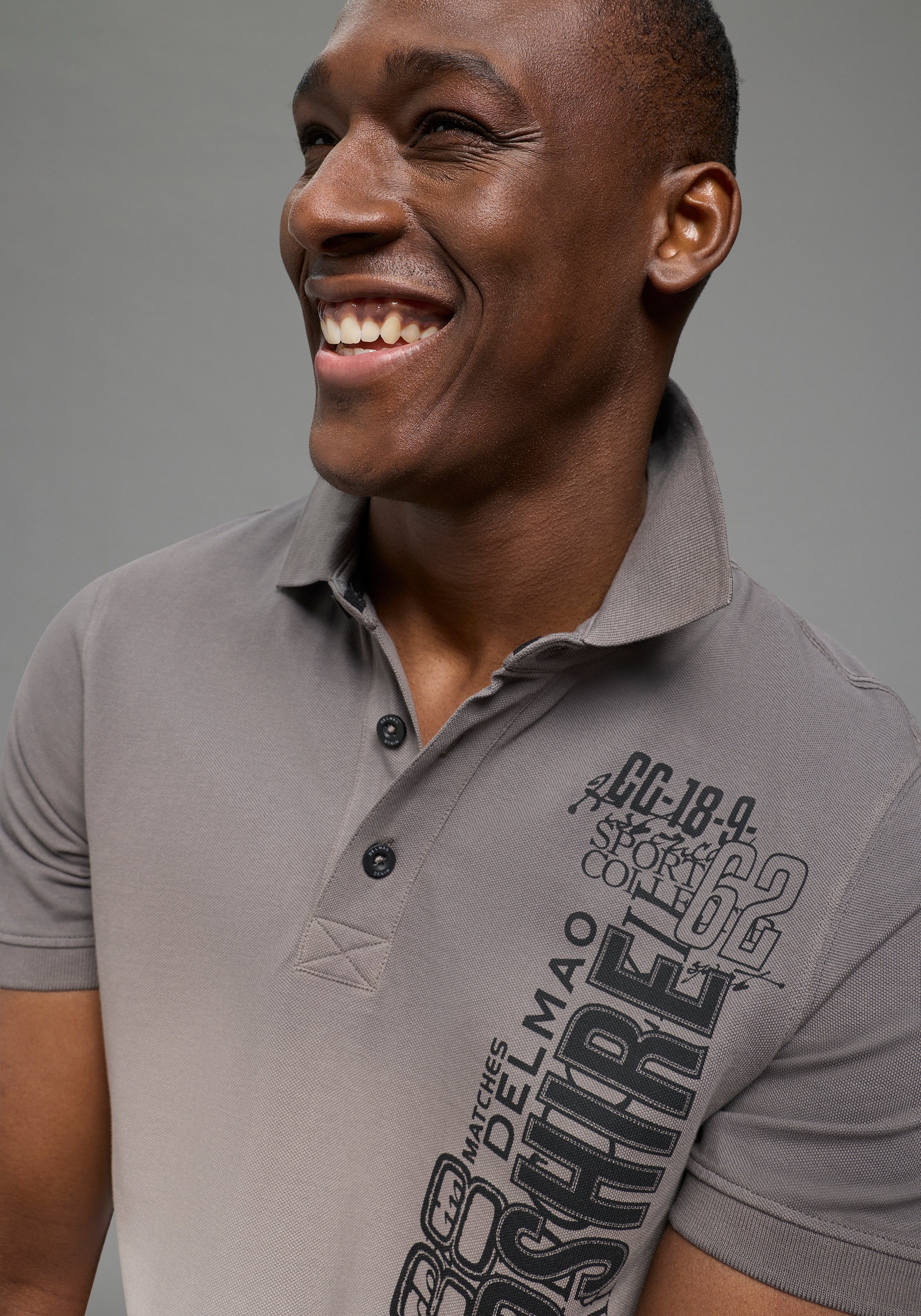 DELMAO Poloshirt kurzärmelig,  lässiges Batikmuster,  Polokragen