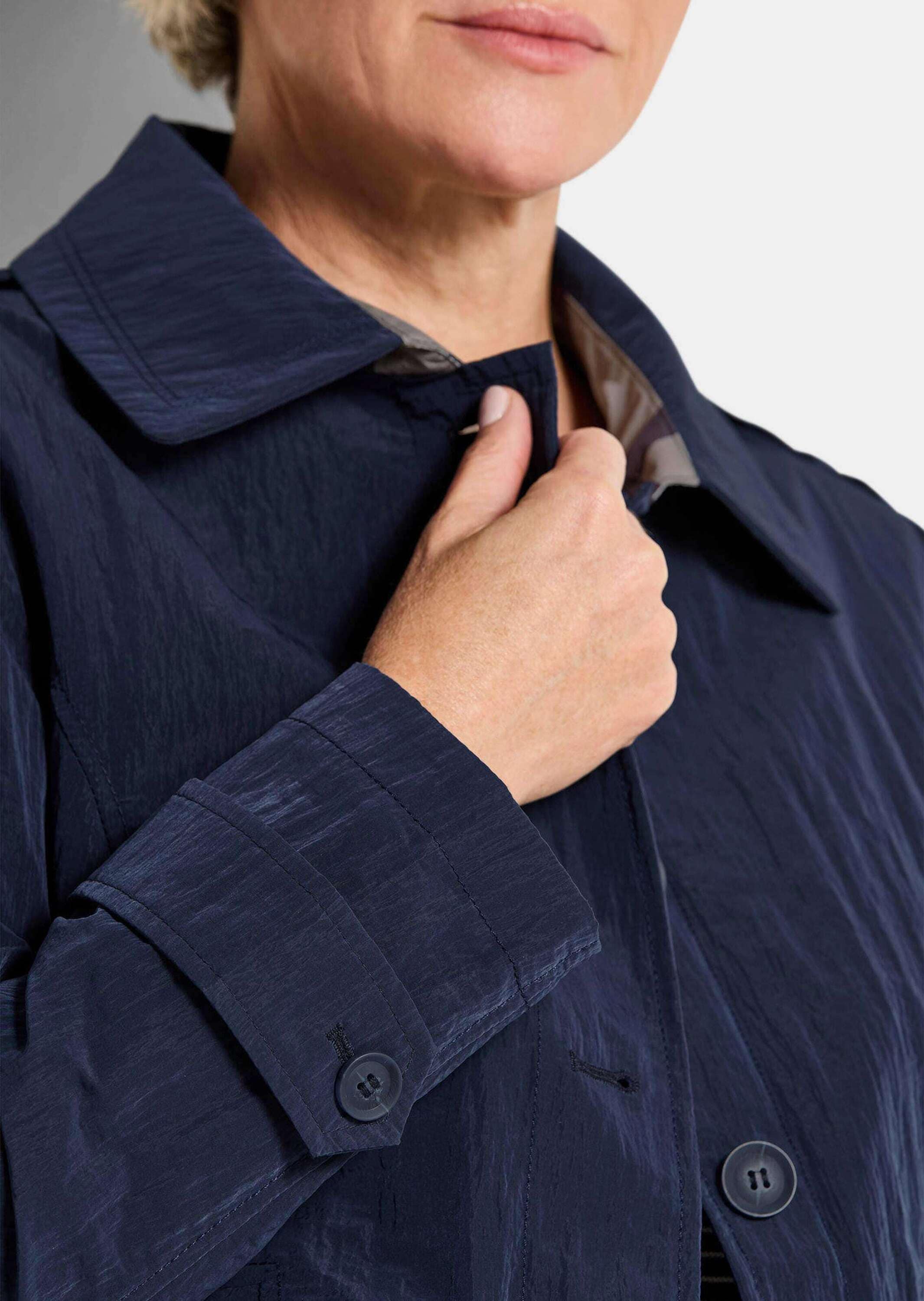 GOLDNER Blouson »Kurzgröße Übergangsjacke mit Crash-Optik« Sattel mit bedruckten Konbtrastfutter