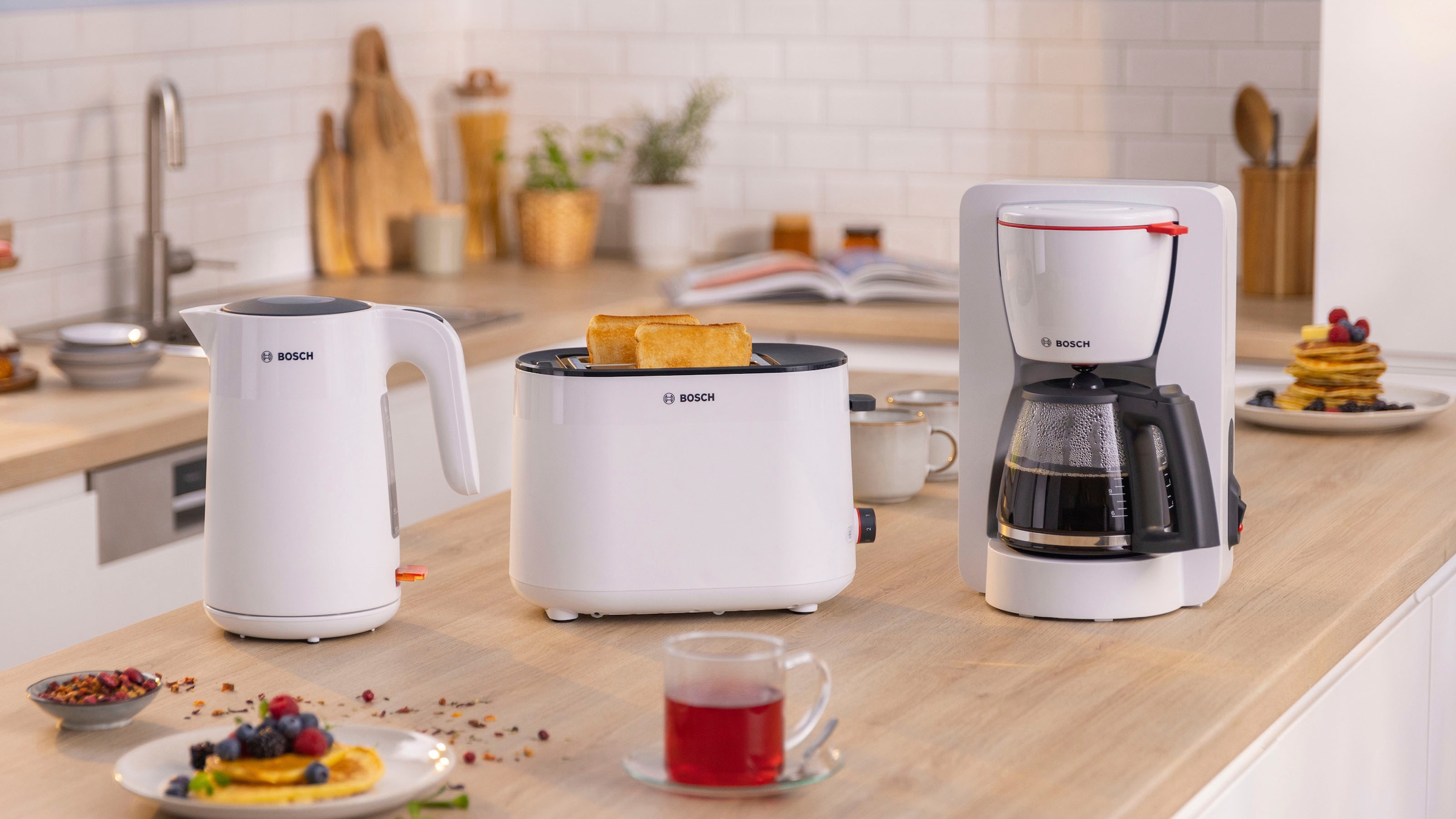 BOSCH Toaster »MyMoment TAT2M121«, 2 Schlitze, für 2 Scheiben, 950 W, integrierter Brötchenaufsatz, Auftaufunktion, Brotzentrierung, AutoOff