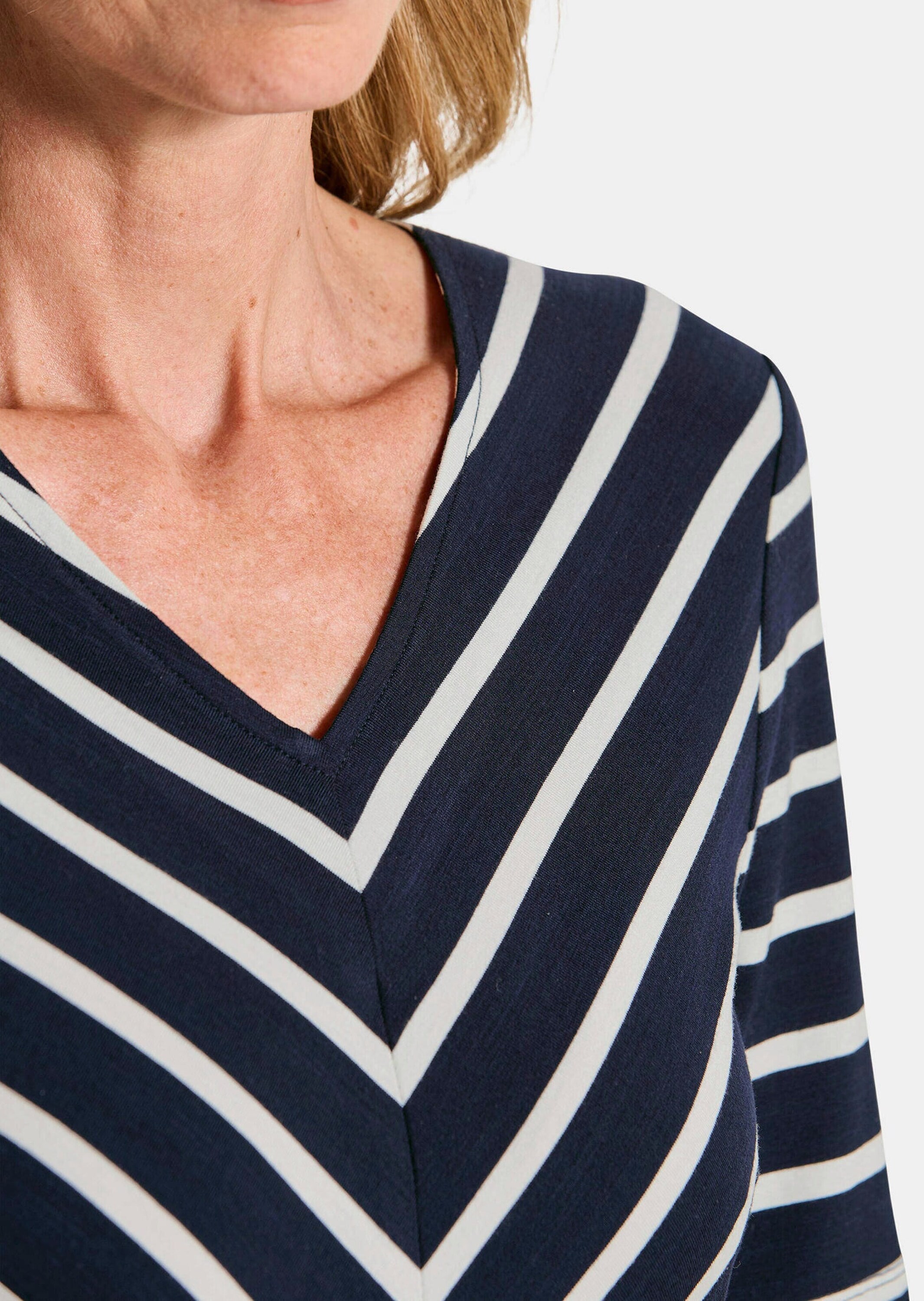 GOLDNER Sommerkleid »Kurzgröße Viskosekleid im Streifen-Look« Ohne Taschen stretchbequemer Viskosejersey