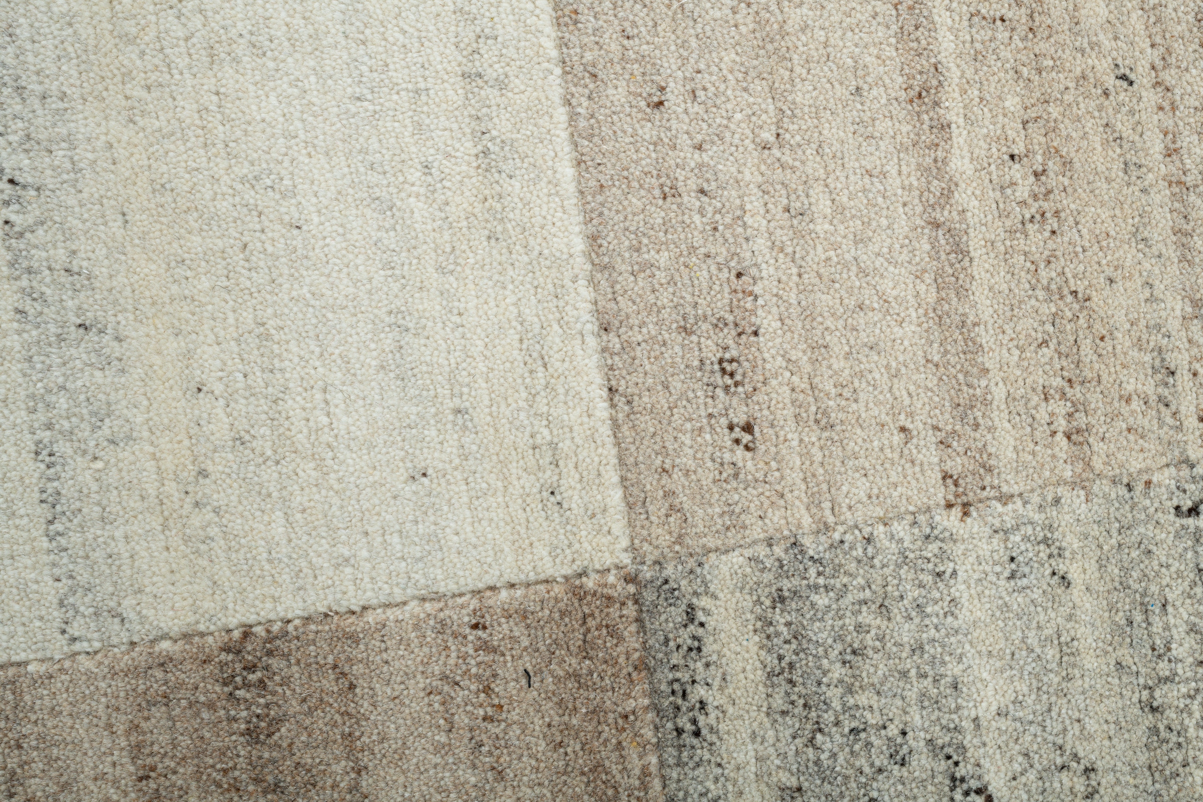 THEKO Wollteppich »Nakarta 2« rechteckig 12 mm Höhe reine Wolle, handgeknüpft, Naturtöne, Patchworkdesign, meliert