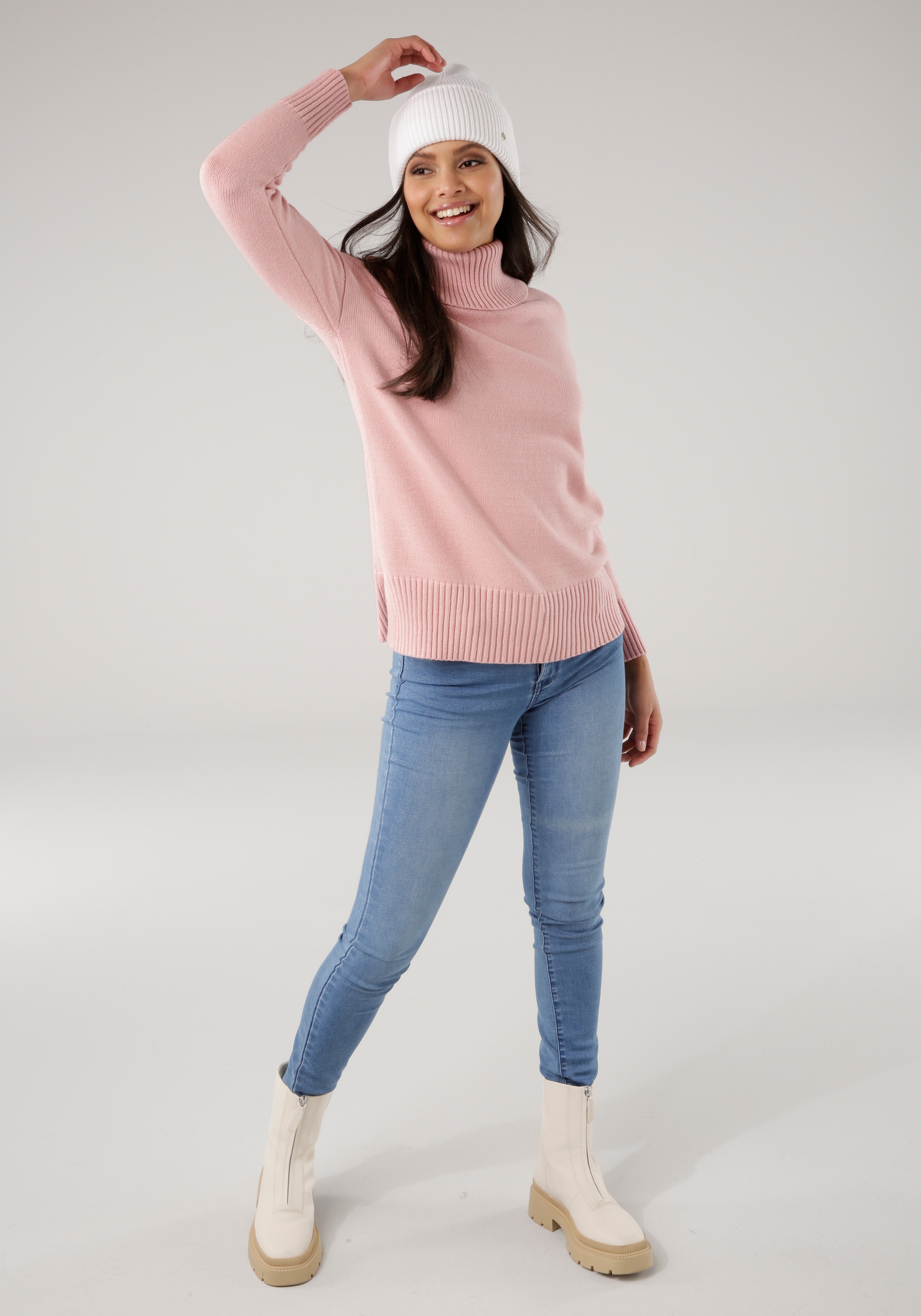 Tamaris in lässiger Form mit seitlichen Schlitzen