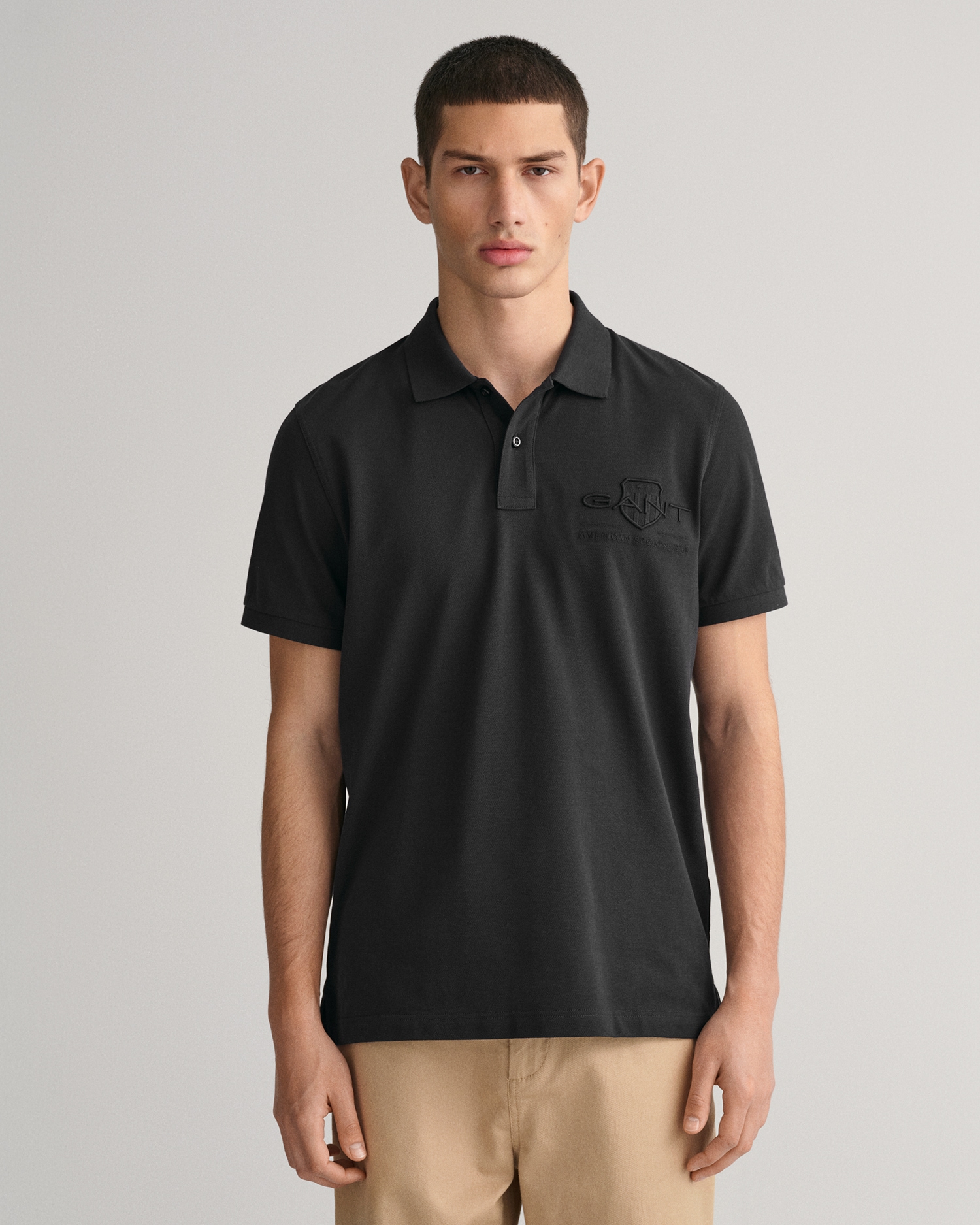 Poloshirt »REG TONAL SHIELD SS RUGGER«, Ton in Ton Stickerei auf der Brust