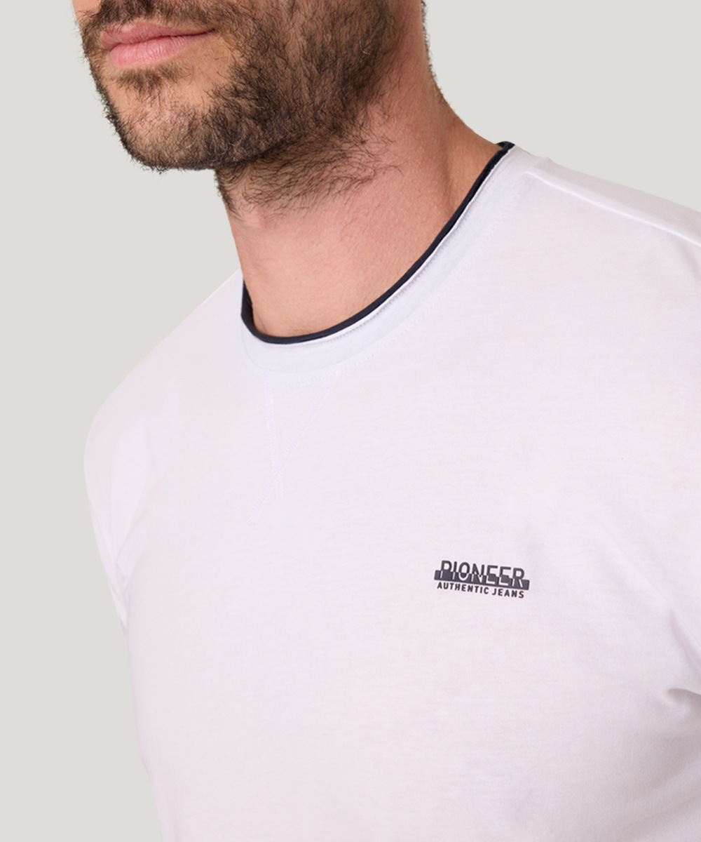 Pioneer Authentic Jeans T-Shirt, mit kontrastfarbenen Details