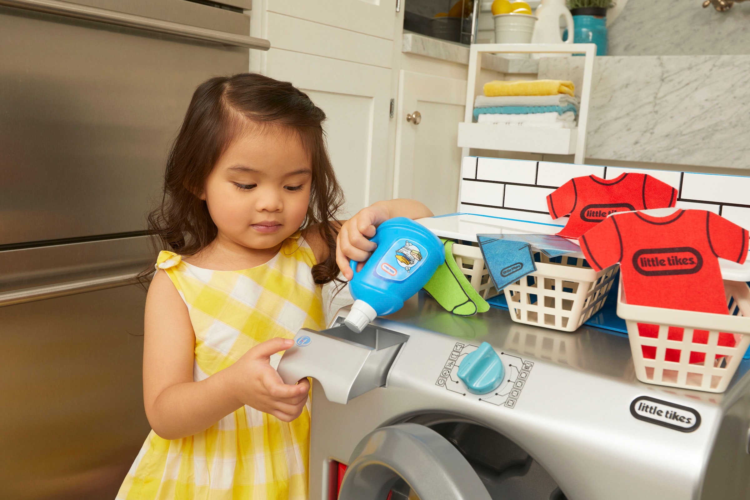 Little Tikes® Kinder-Waschmaschine »First Washer-Dryer«, mit Trockner; mit Licht und Sound
