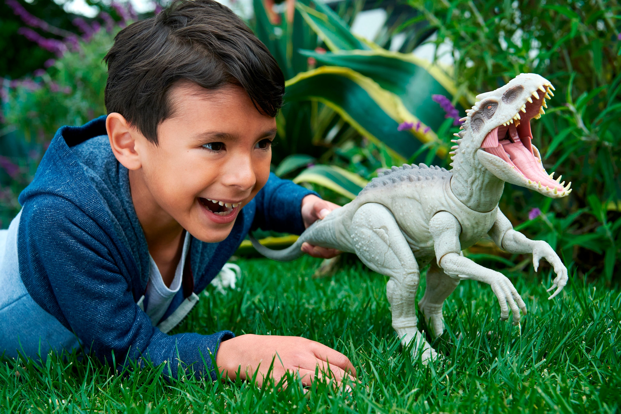 Mattel® Actionfigur »Jurassic World - Indominus Rex«, mit Licht und Sound