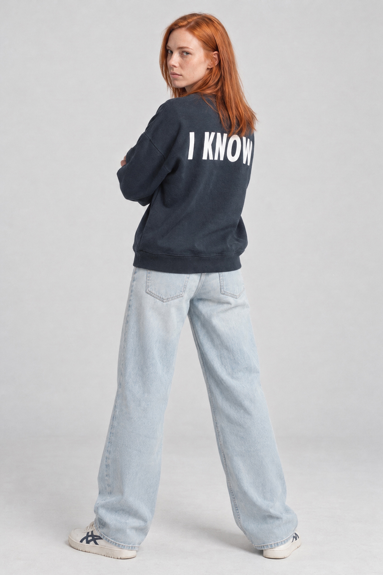 Alife & Kickin Sweatshirt , Rückenprint I KNOW, überschnittene Schultern, breite Rippbündchen
