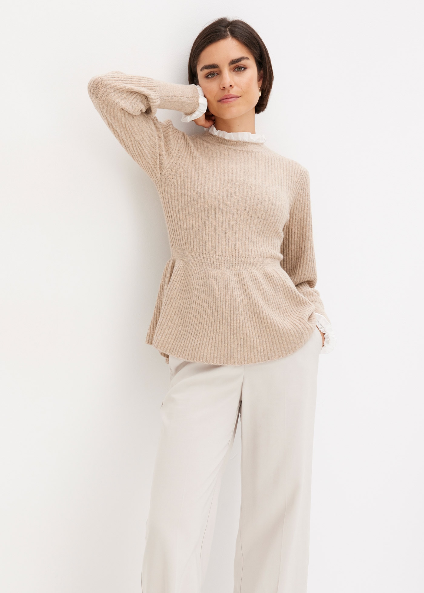 bonprix Strickpullover »Pullover« aus Polyester und Elasthan, mit Blusen-Einsatz, bequeme Passform