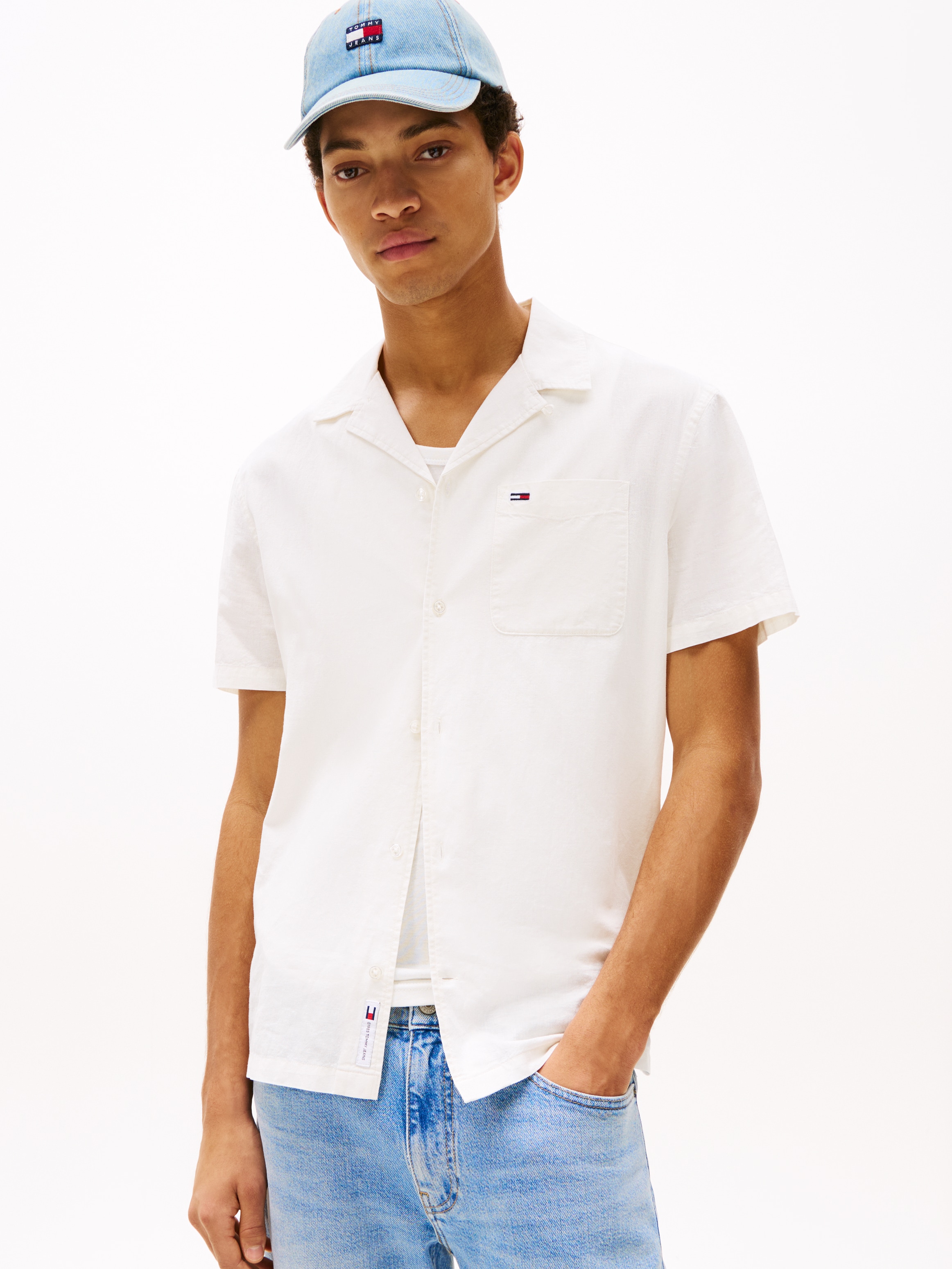 Tommy Jeans Plus Kurzarmhemd »TJM LINEN BLEND CAMP SS EXT«, Mit V-Ausschnitt