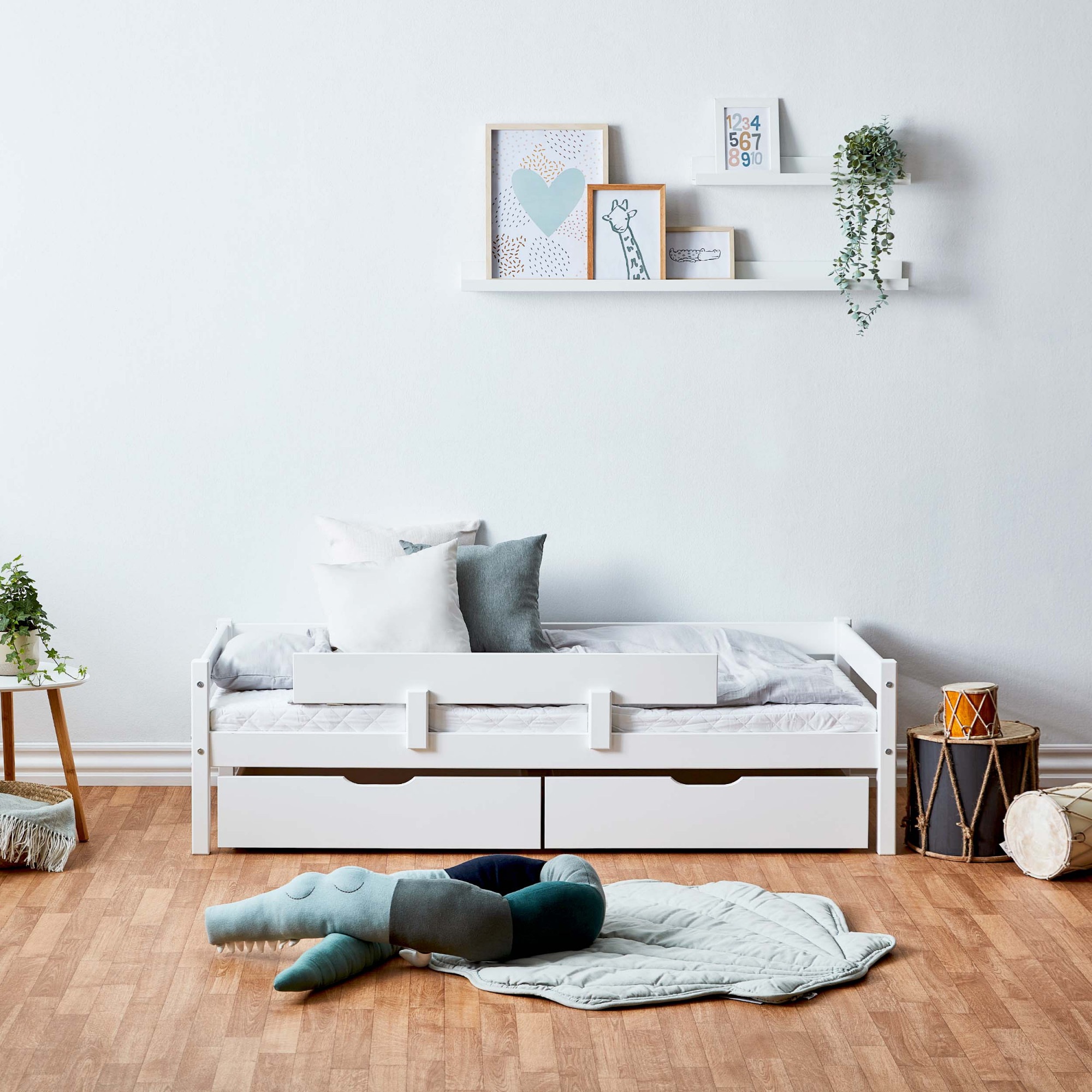 Lüttenhütt Jugendbett »ECO One«, Kinderbett mit Rausfallschutz, mit 2 Schubkästen