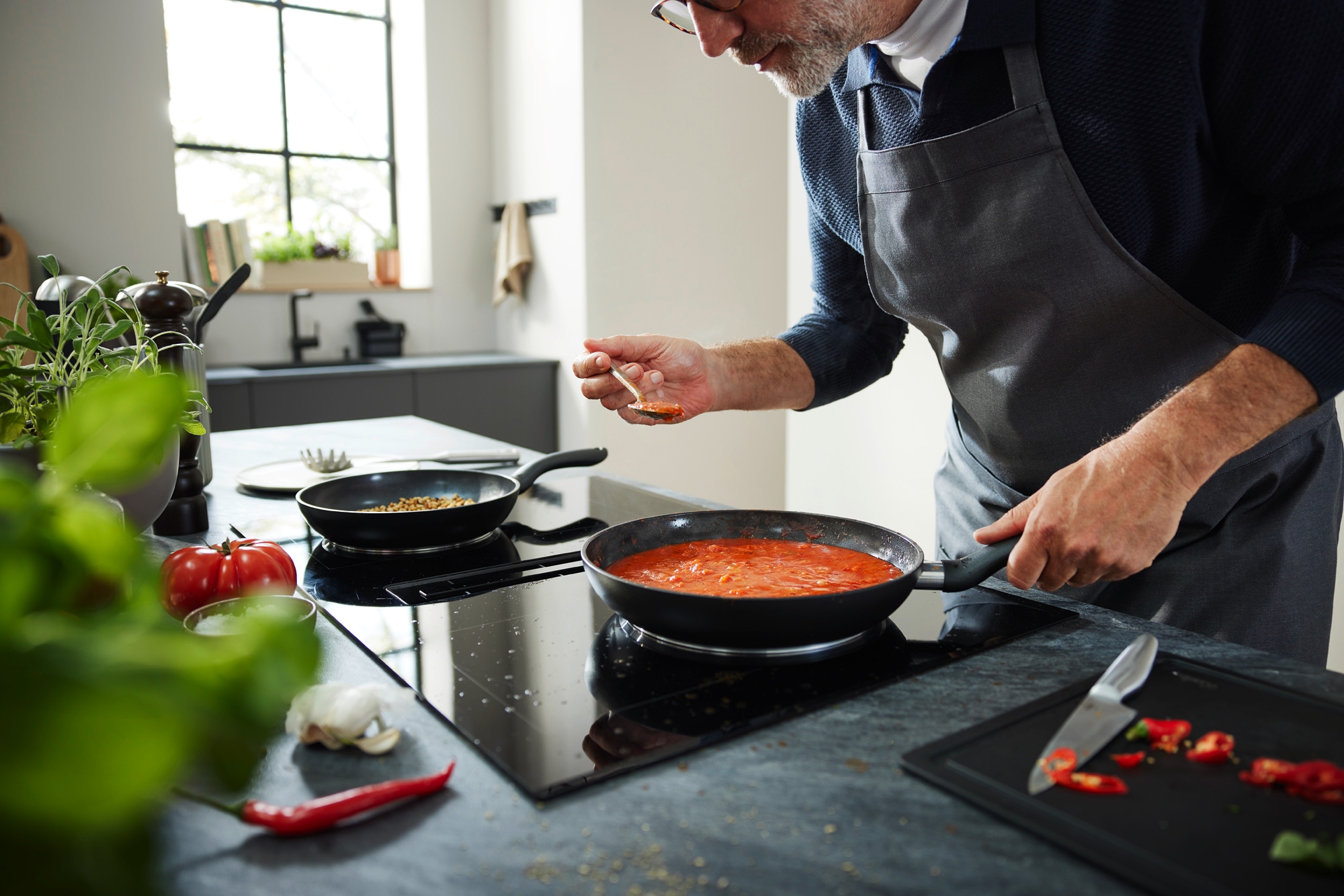 Fissler Bratpfanne »Pfanne Essential« Aluminium 1 Stk. tlg. Made in Germany, HERGESTELLT OHNE PFAS/PTFE, KERAMIK-BESCHICHTET
