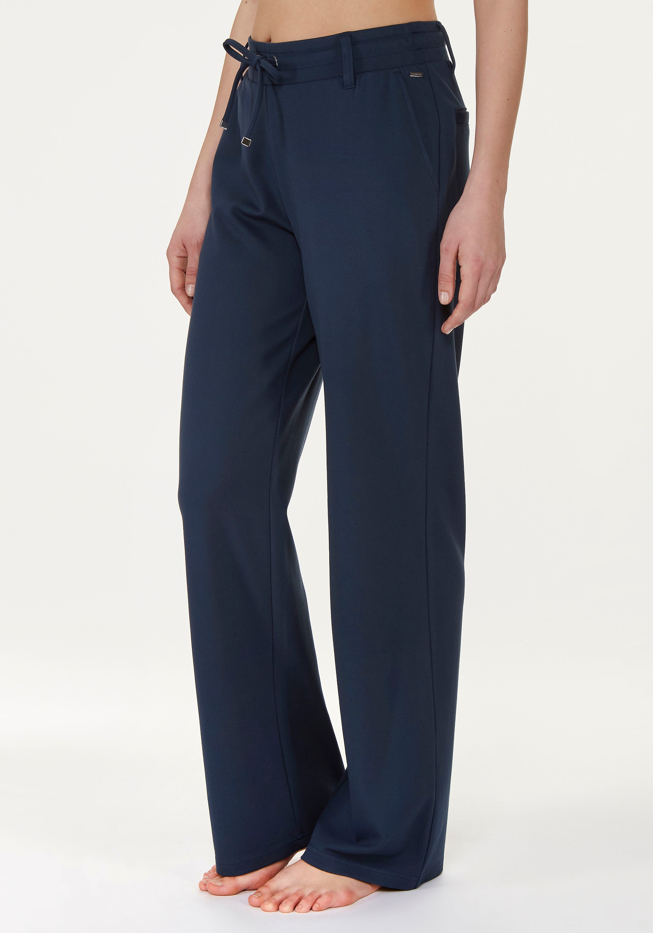 LASCANA Homewearhose, in weich fließendem Material, Loungewear
