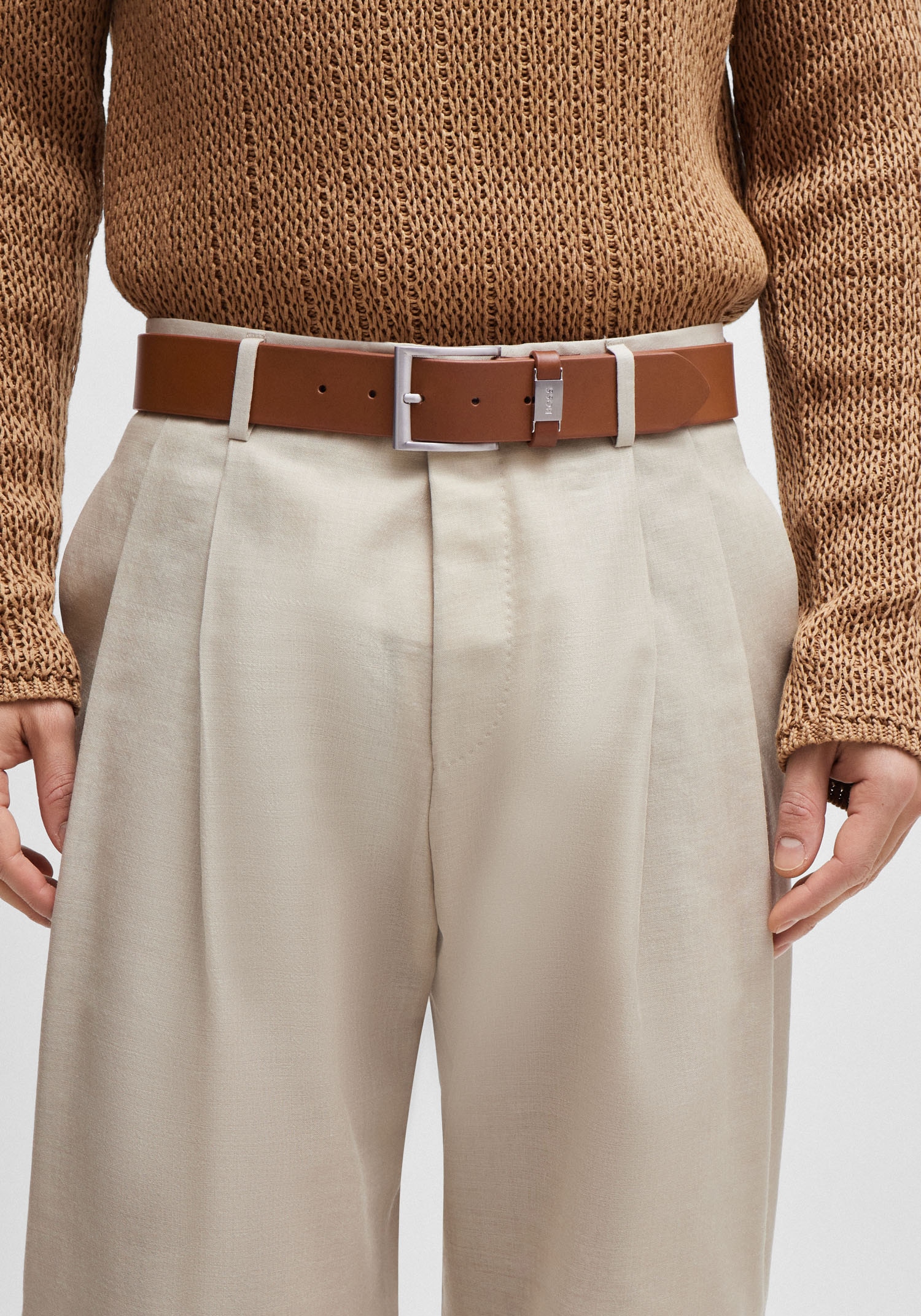 BOSS Ledergürtel »Connio« silberfarbene Schließe & Logo-Schriftzug auf der Schlaufe