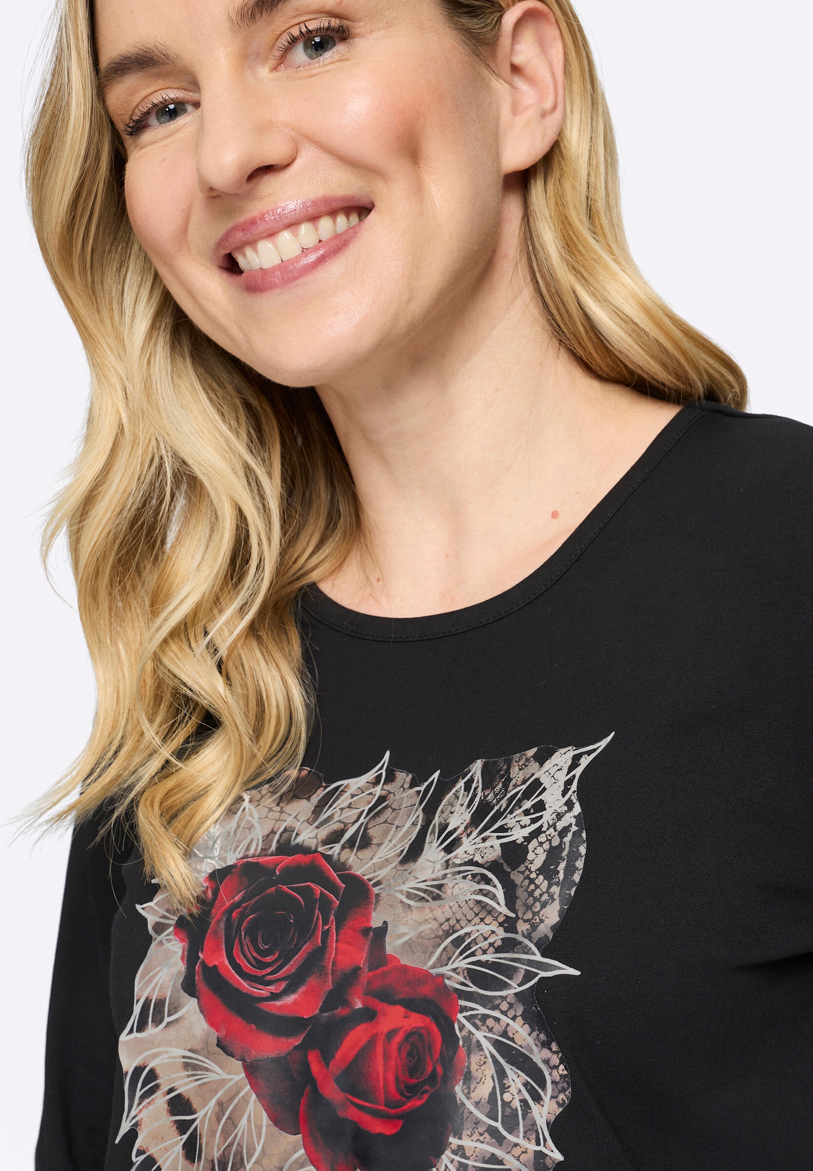 Sieh an! T-Shirt »Langarm-Shirt Langarmshirt mit platziertem Rosen-Leo-Print«