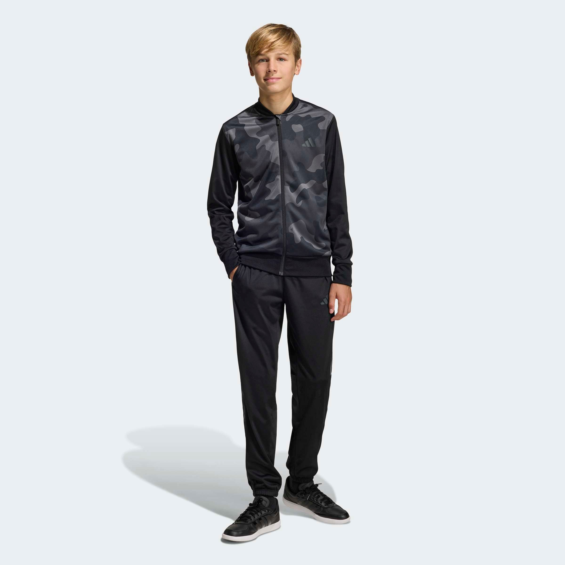 adidas Sportswear Trainingsanzug »SEASONAL ESSENTIAL CAMOUFLAGE TRICOT 3-STRIPES ALL OVER PRINTED KIDS« 2 tlg.