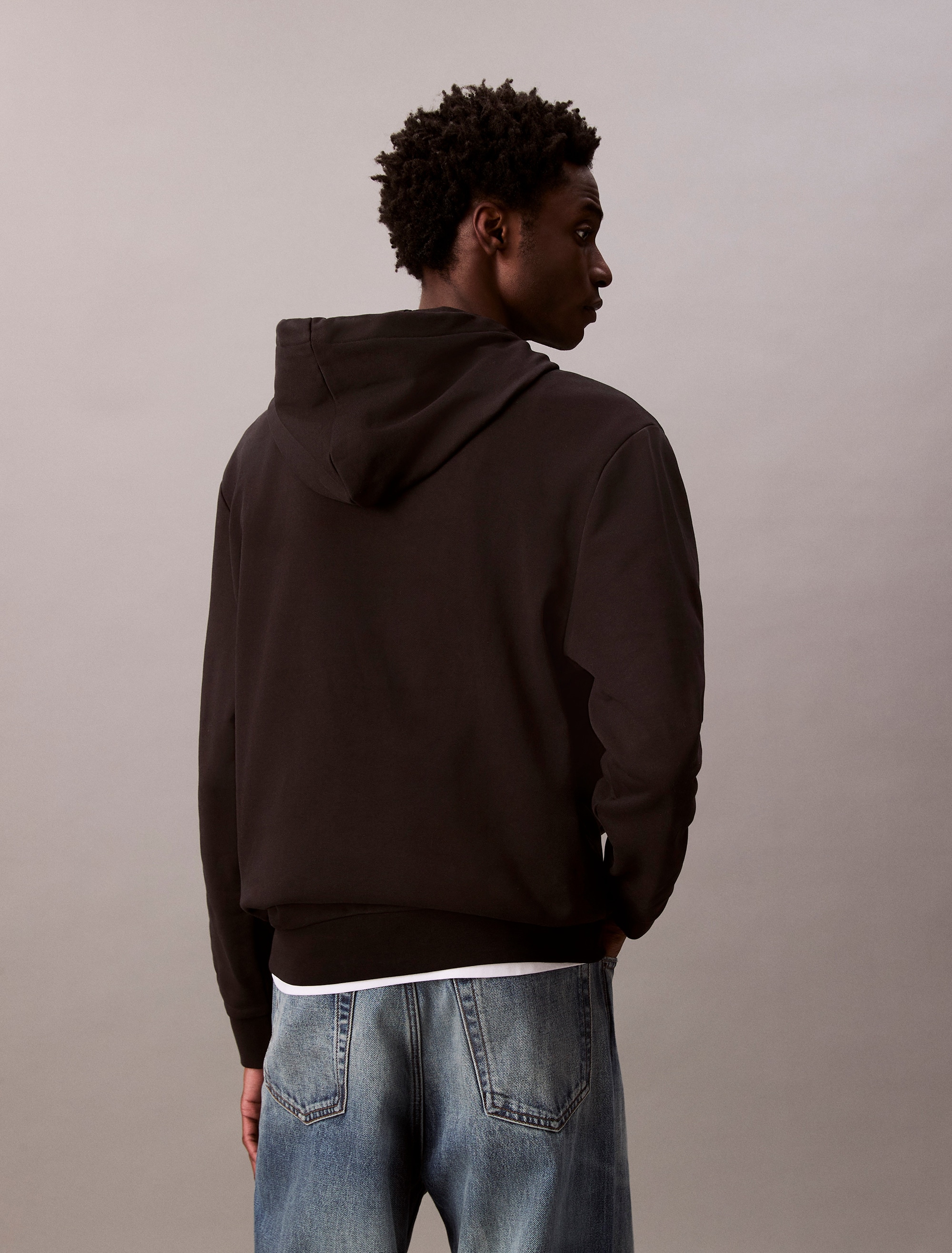 Calvin Klein Jeans Kapuzensweatshirt »400GSM TERRY BADGE HOODIE«, Mit Rundhalsausschnitt
