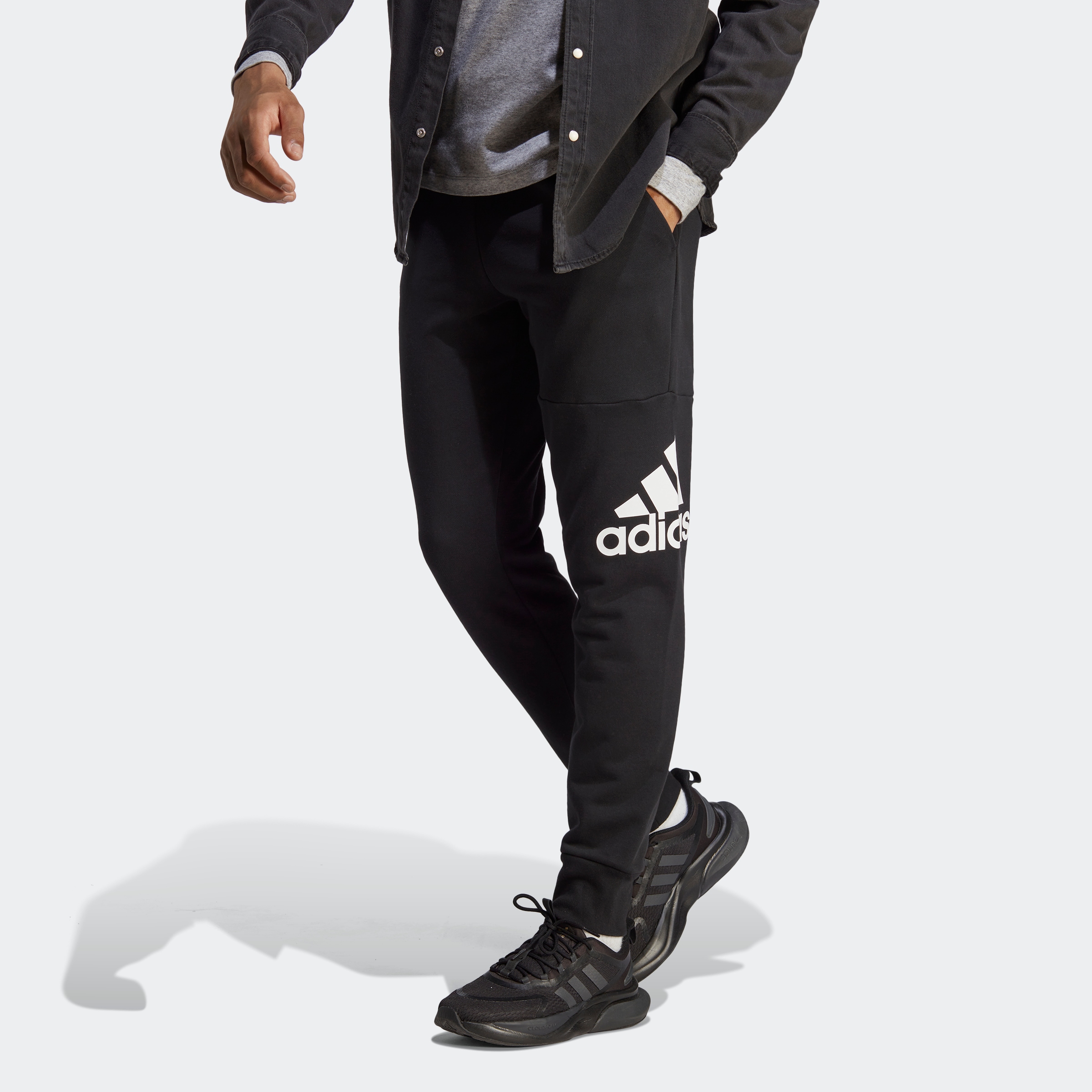 adidas Sportswear Sporthose »ESSENTIALS FRENCH TERRY TAPERED CUFF LOGO HOSE«,  (1 tlg.) bei