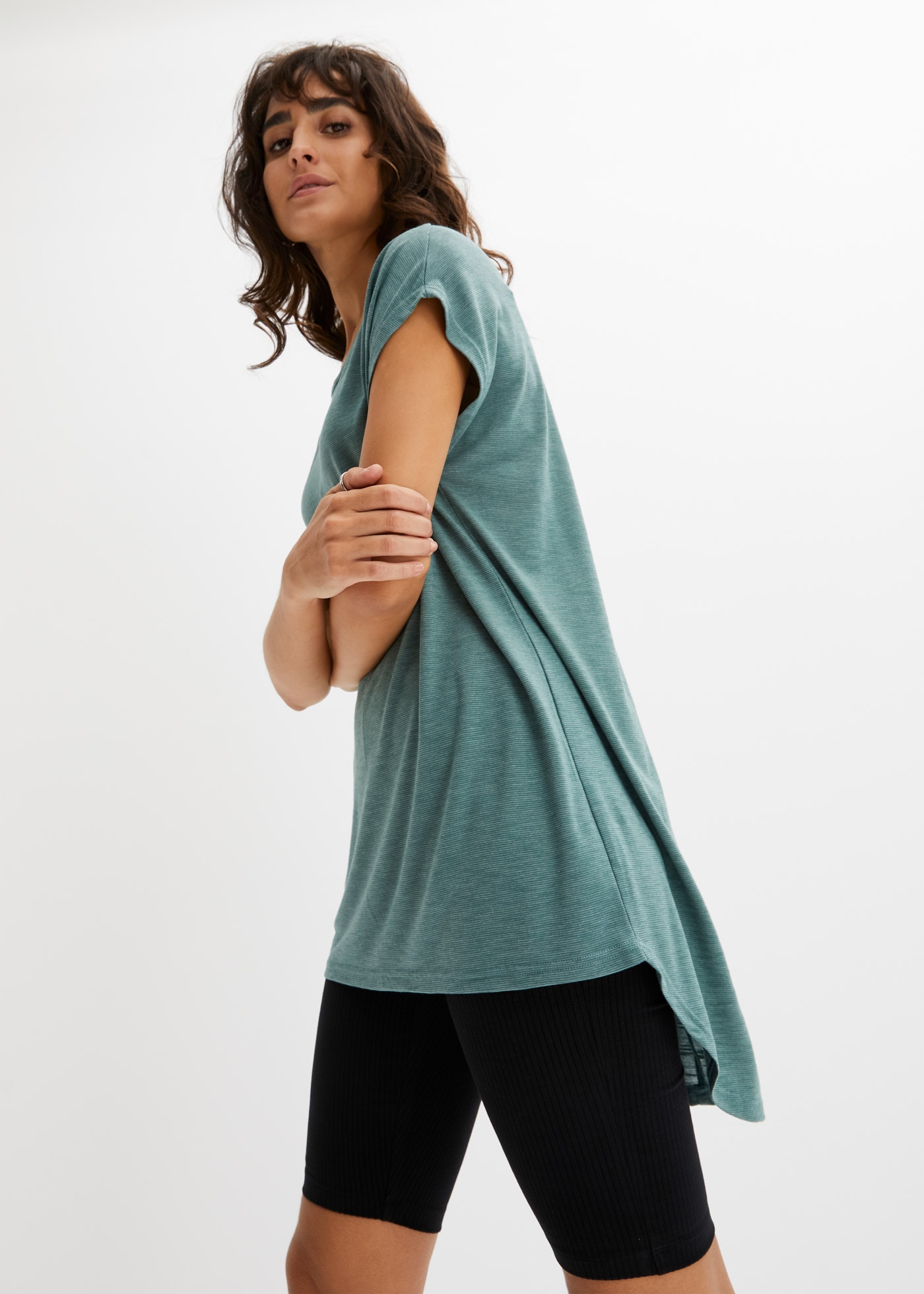 bonprix Longshirt »Longshirt aus Viskose-Mischung« lässige Passform, längeres Rückenteil, abgerundeter Saum
