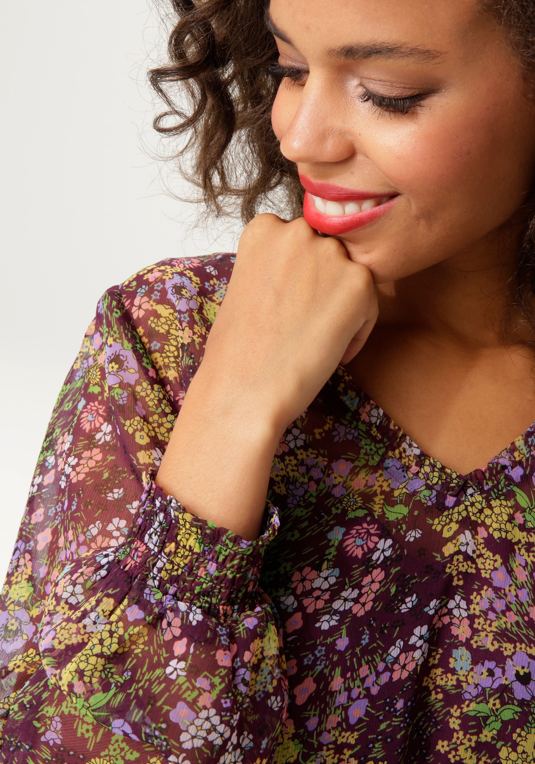 Aniston CASUAL Blumendruck NEUE | mit farbenfrohen Blusenkleid, KOLLEKTION - online UNIVERSAL bestellen