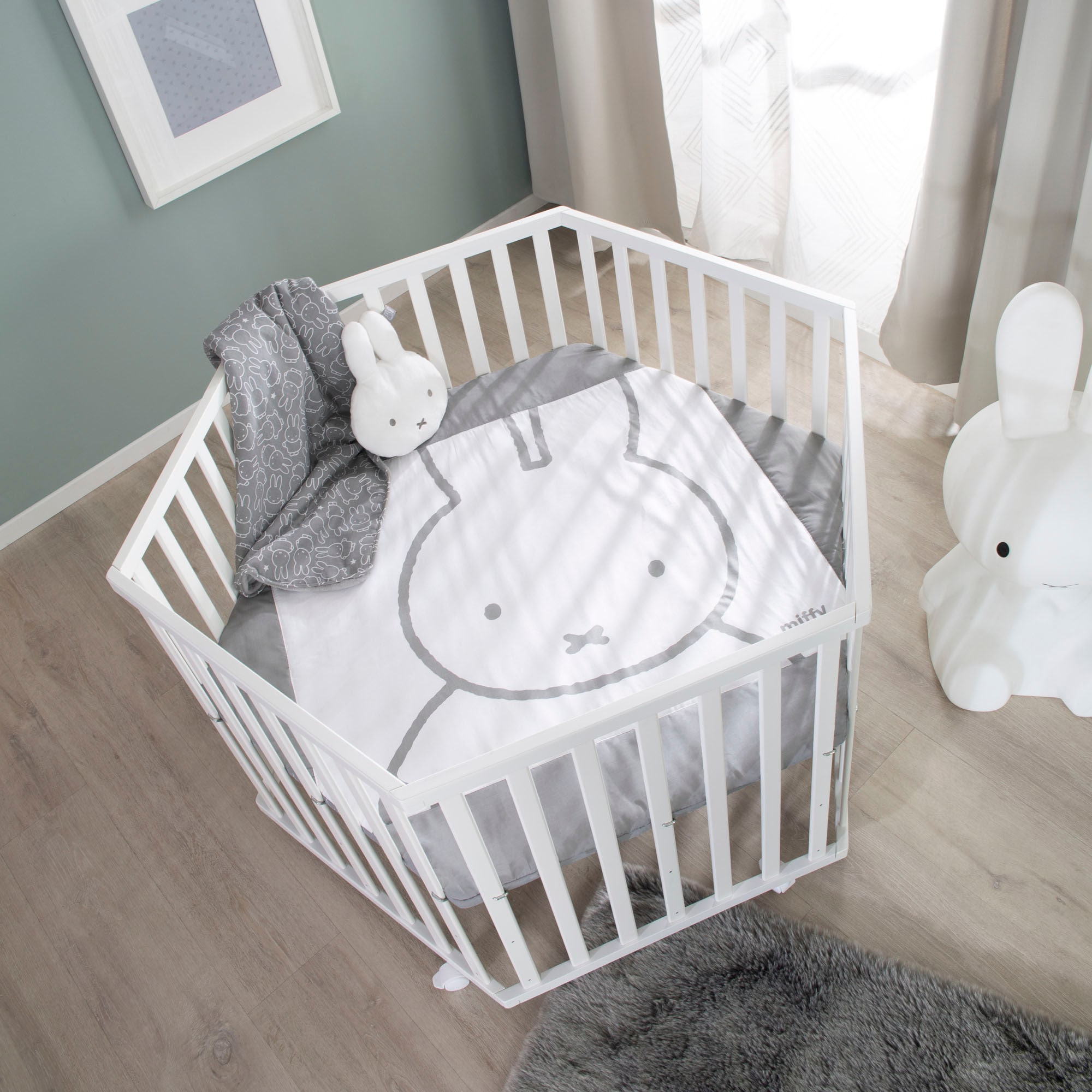 roba® Laufgitter »miffy®, weiß, 6-eckig«, bis 15 kg, mit Stoffeinlage