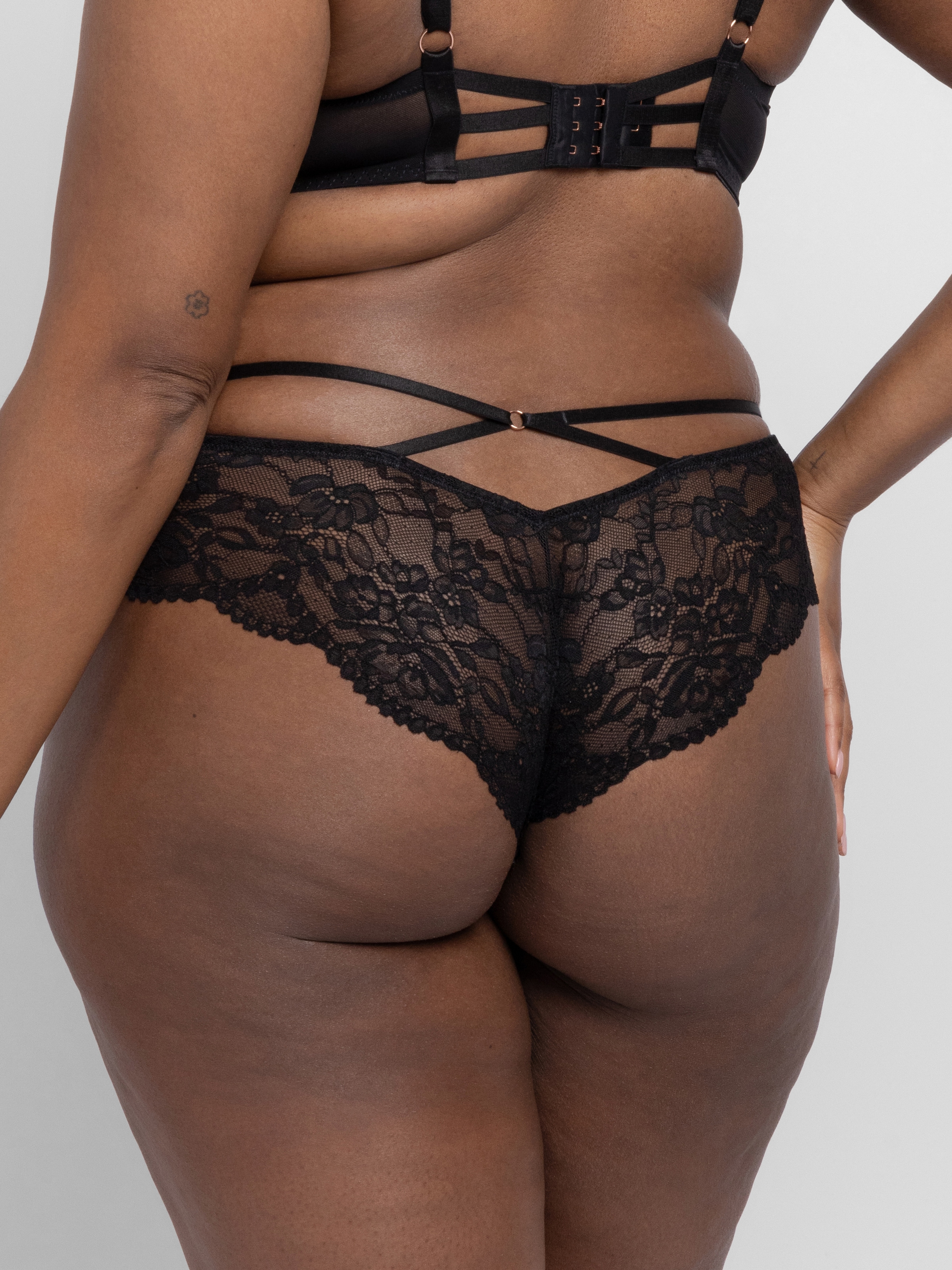 Dorina Hipster »Jill (Valentine)« mit ultrafeiner Spitze und Satin