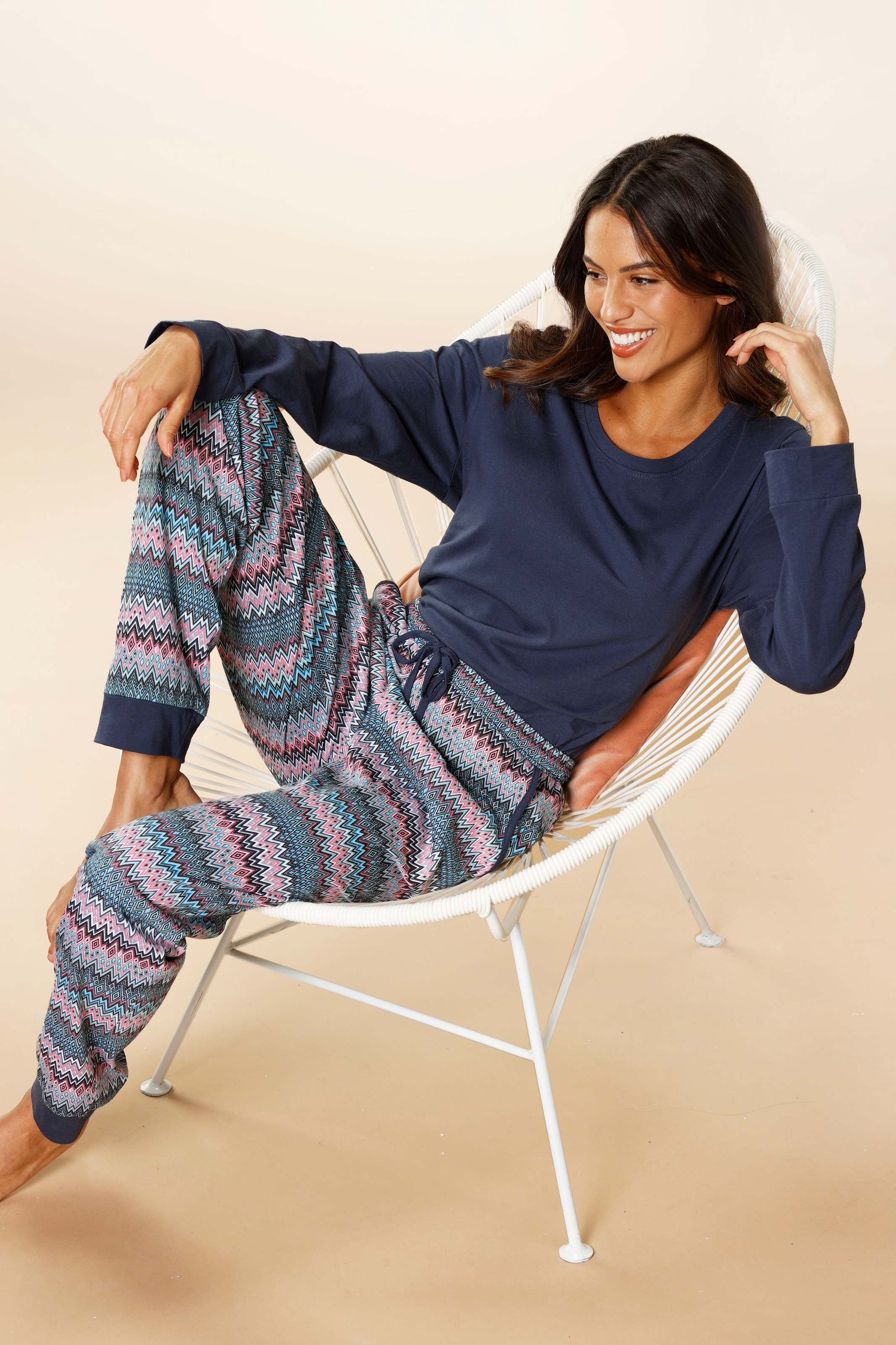 Vivance Dreams Pyjama, (2 tlg.), mit buntem Zick-Zack-Muster