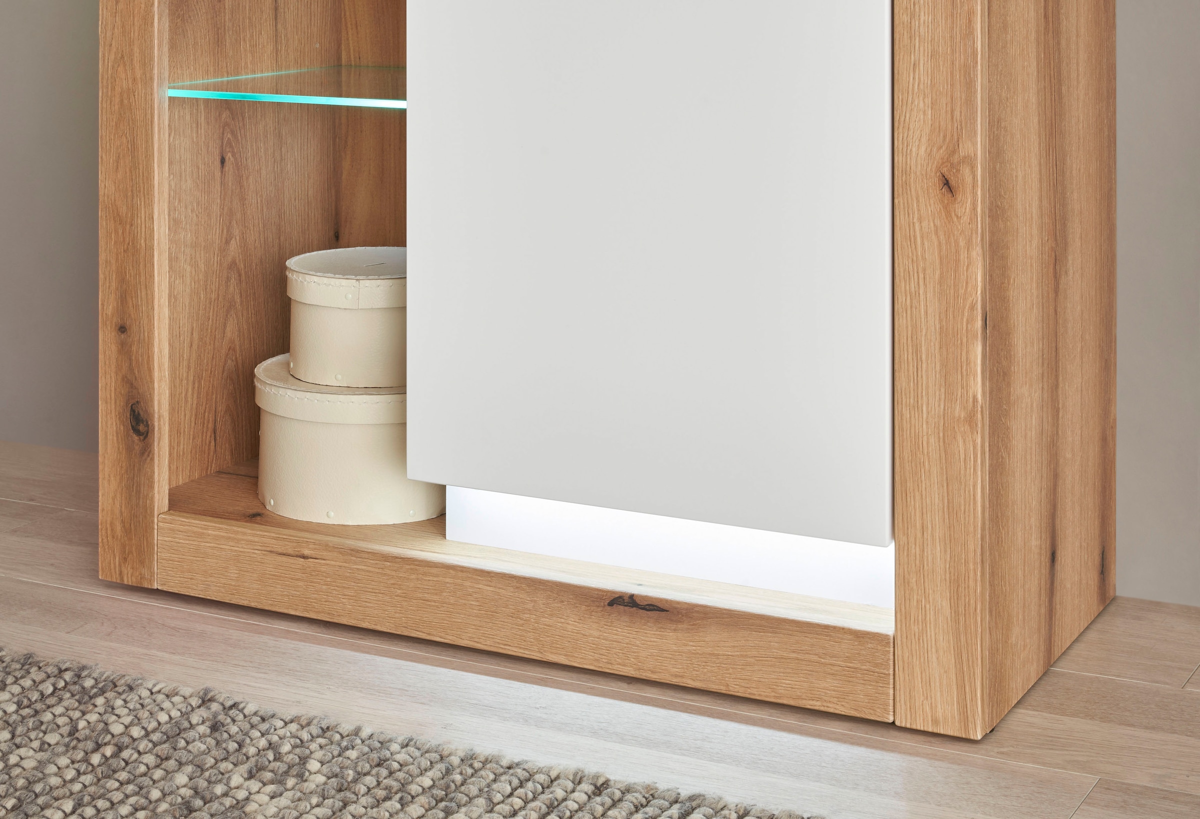 Home affaire Vitrine »Brixen, Vitrinenschrank in Eiche Dekor, moderne Standvitrine« Metallgriffe, ausreichend Stauraum, vielseitig einsetzbar, 80 cm breit