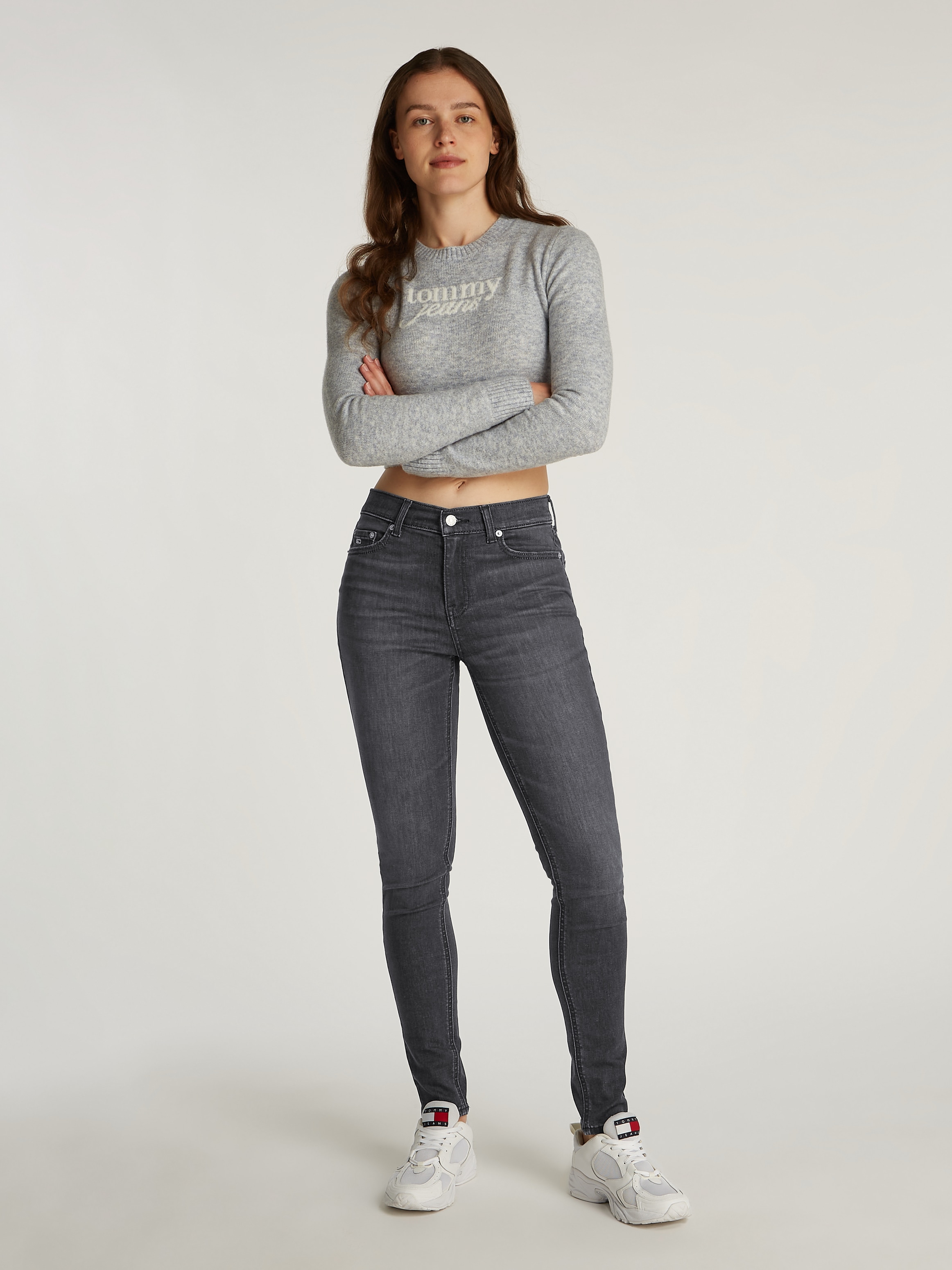 Tommy Jeans Skinny-fit-Jeans »NORA MR SKNY«, mit Waschung, mit Logo-Badge