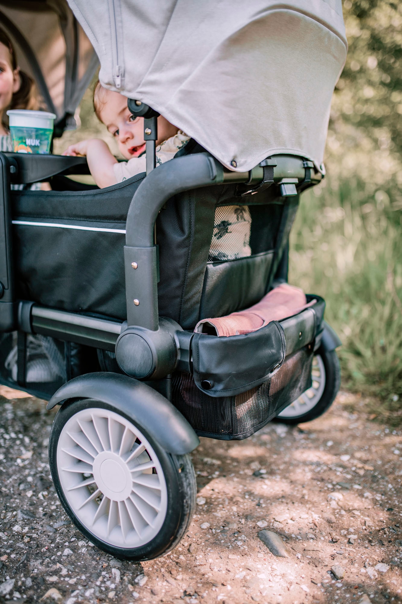 BabyGo Bollerwagen »Cozy Rider«, (Set, 7 tlg., inkl. 2x Sonnenschutz, Tisch, Moskito- u. Regenschutz, Flaschenhalter), klein zusammenfaltbar