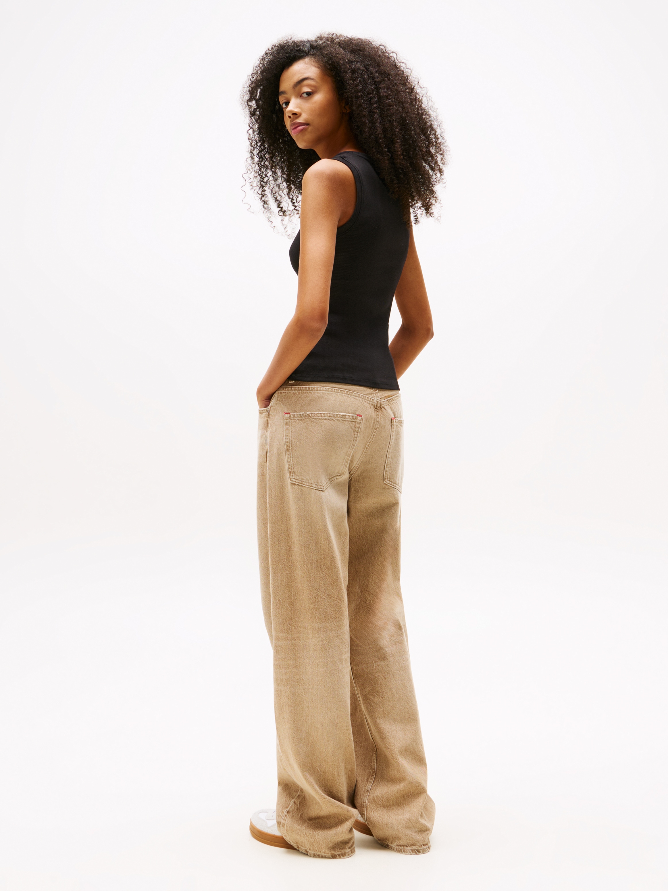 Tommy Jeans Tanktop »TJW ESSENTIAL RIB TANK EXT«, mit Logostickerei
