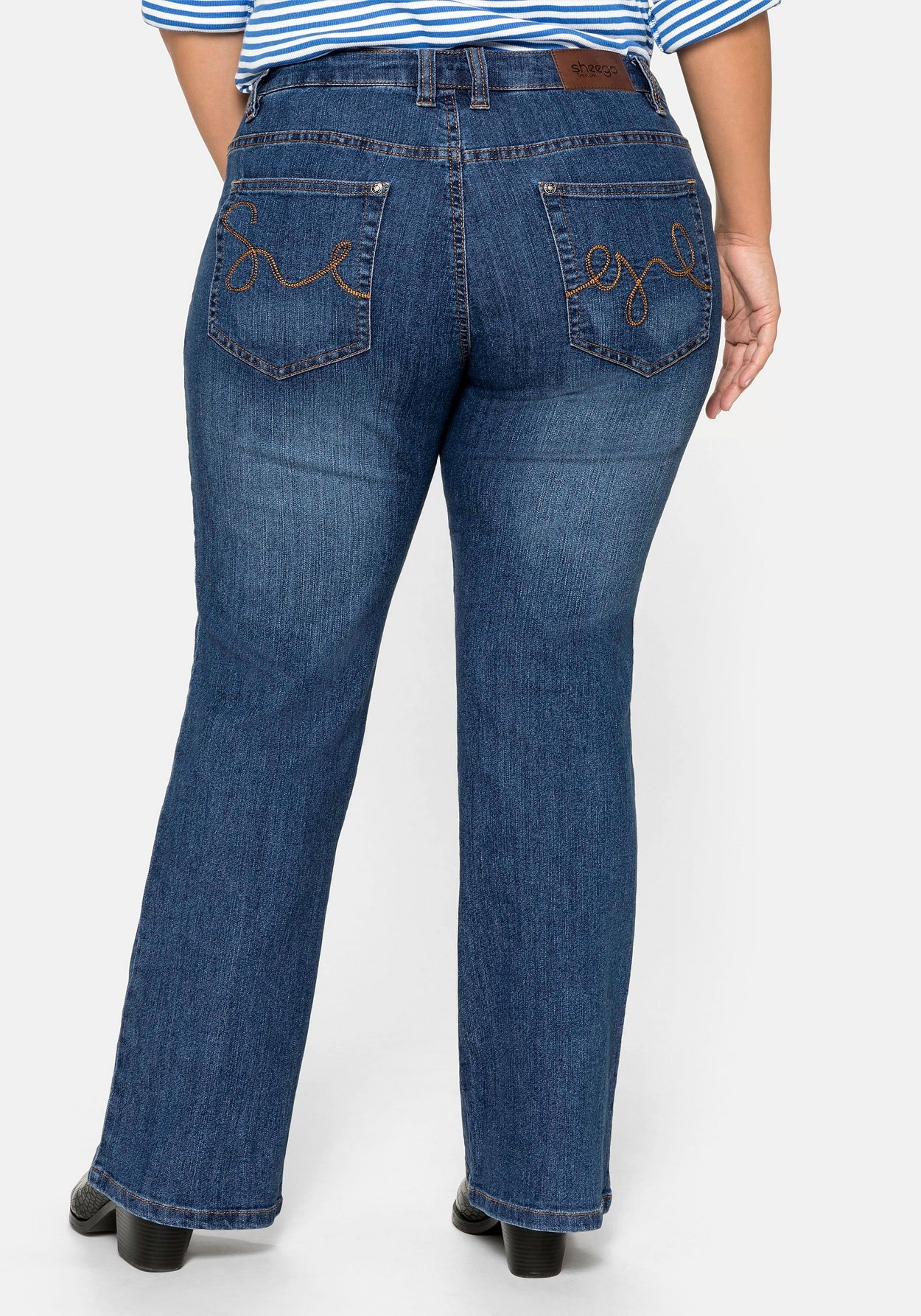 Sheego Bootcut-Jeans »Jeans in 5-Pocket-Form, mit Used-Effekten«
