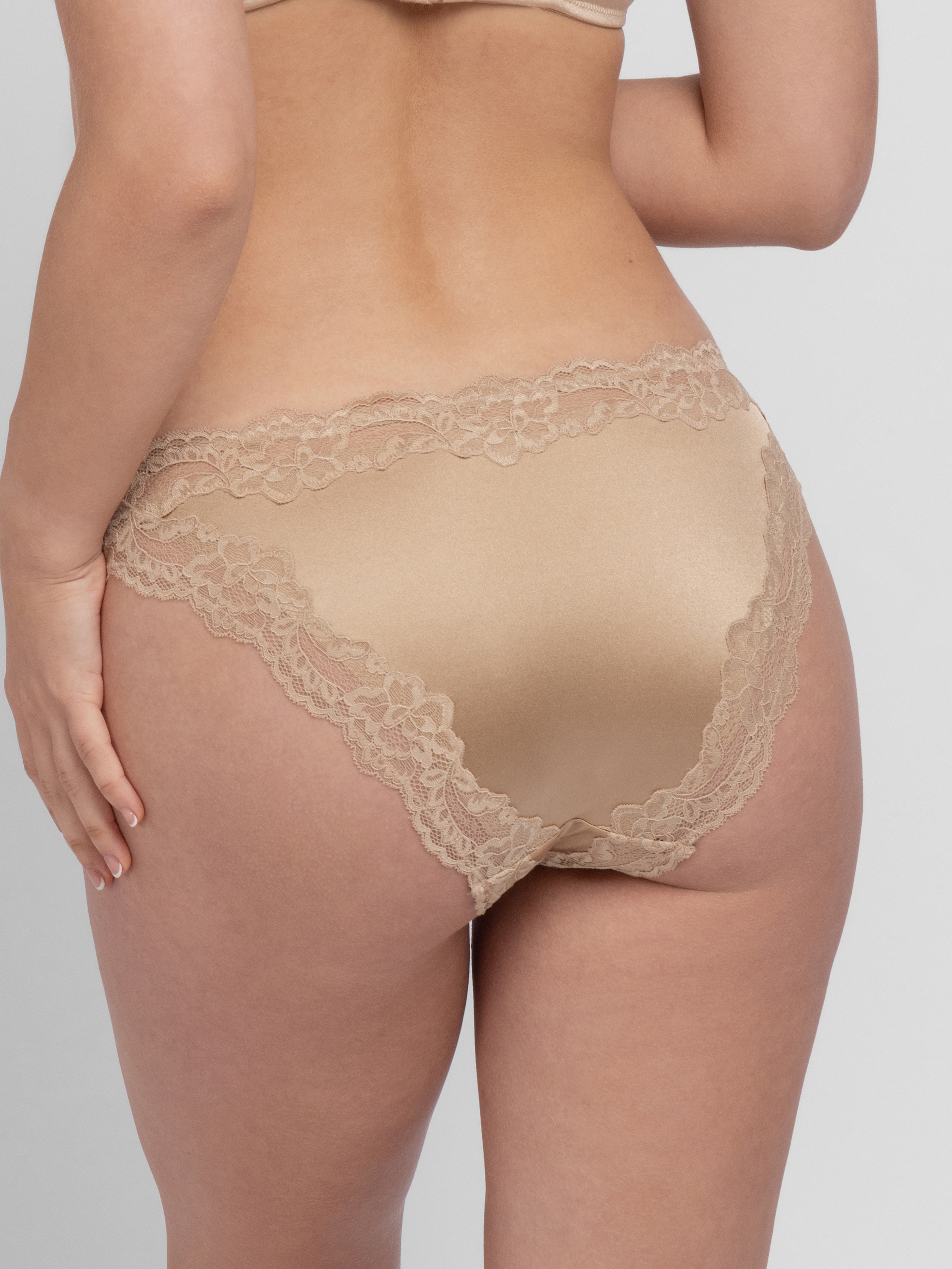 Dorina Slip »Origins Shiny Micro« zarter Spitzenbesatz, feminin, elegant