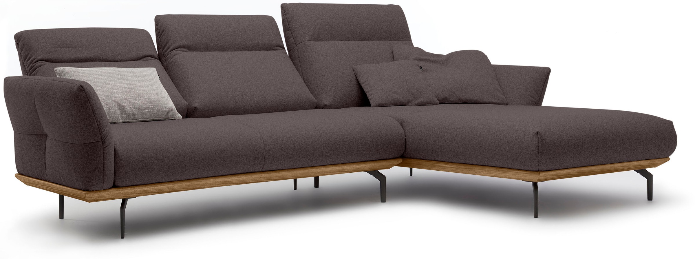 Creation BY ROLF BENZ Ecksofa »CR.460« Sockel in Nussbaum, Winkelfüße in Umbragrau, Breite 298 cm