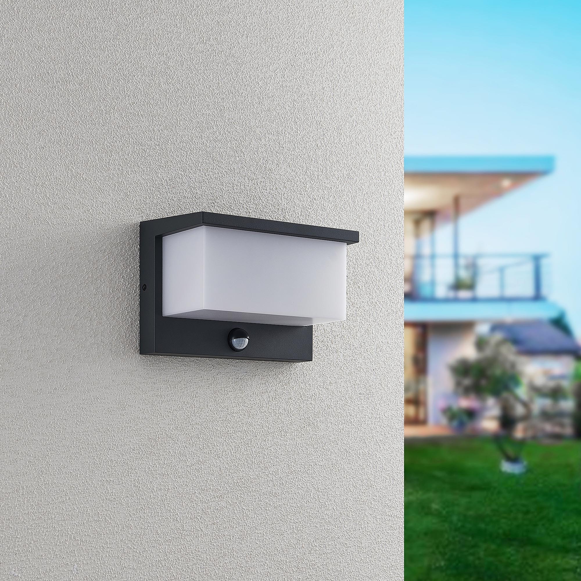 TRIO Leuchten LED Außen-Wandleuchte »NESTOS, Outdoor Wandlampe Hauswand IP54, LED 13W 1300 Lumen 3000 K« LED-Board 1 Stk. Warmweiß LED Wandlampe anthrazit, Garten Terrasse Hauswand, mit Bewegungsmelder