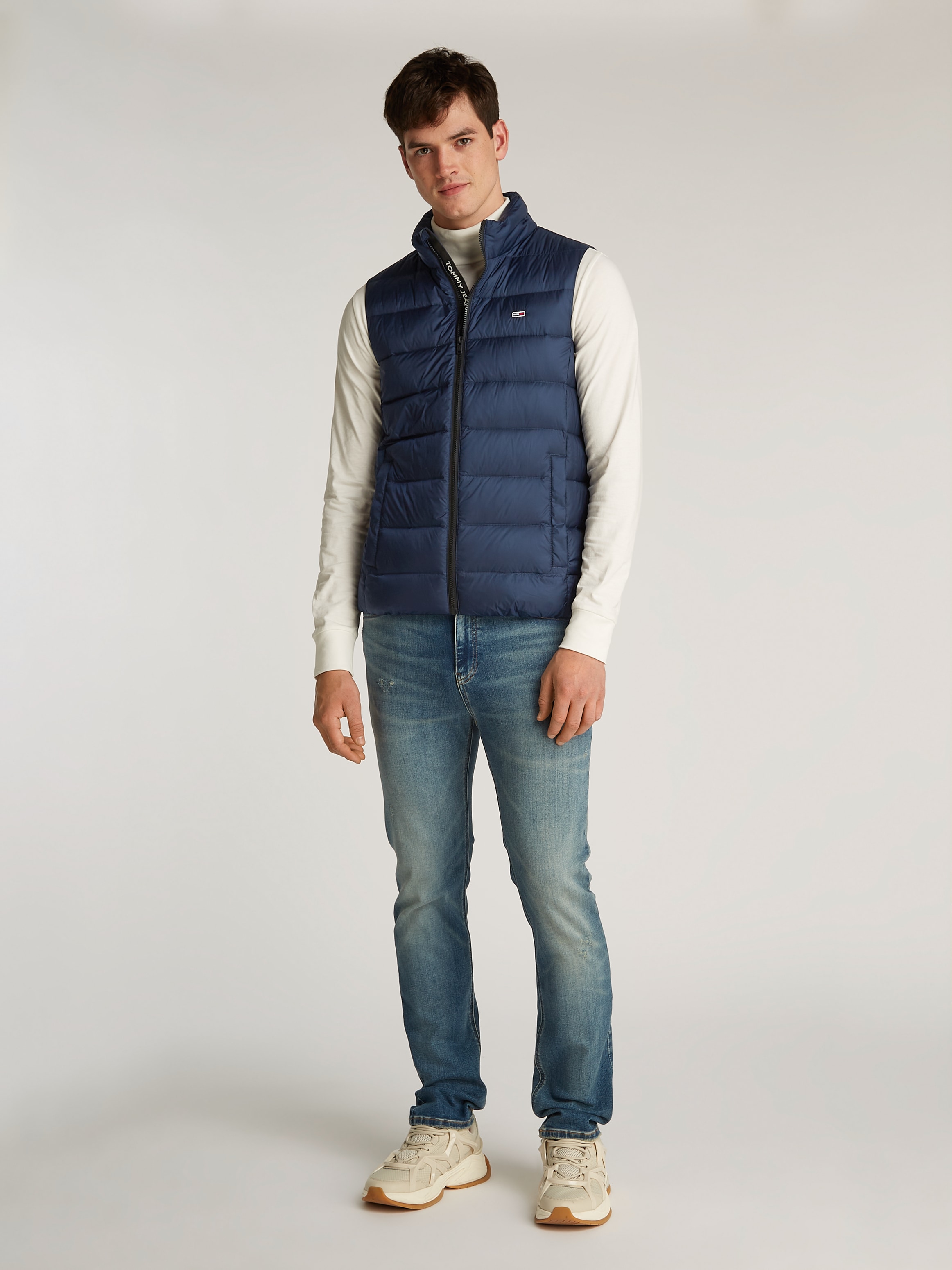 Tommy Jeans Plus Steppweste »TJM LT DOWN VEST EXT«, in Großen Größen, Logostickerei, Eingriffstaschen