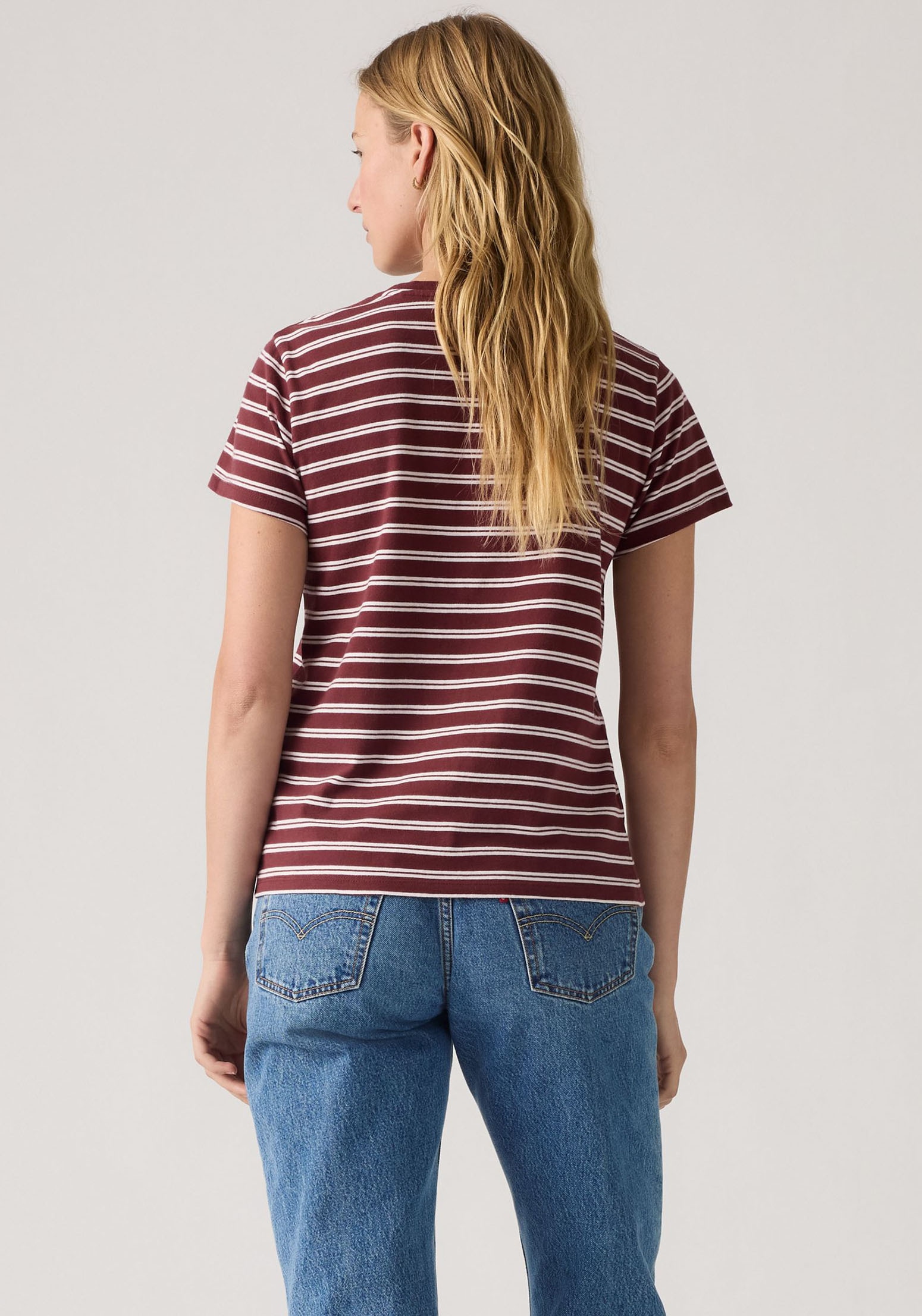 Levi's® T-Shirt »The perfect Tee«, mit kleiner Logo-Stickerei