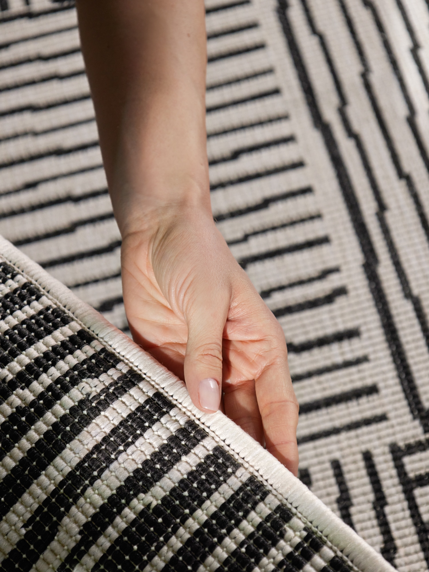 Ted Baker Teppich »Nightingale , Wendeteppich« rechteckig 8 mm Höhe Designteppich, Wetterfest, modern, Pflegeleicht, Wohnzimmer, Terrasse